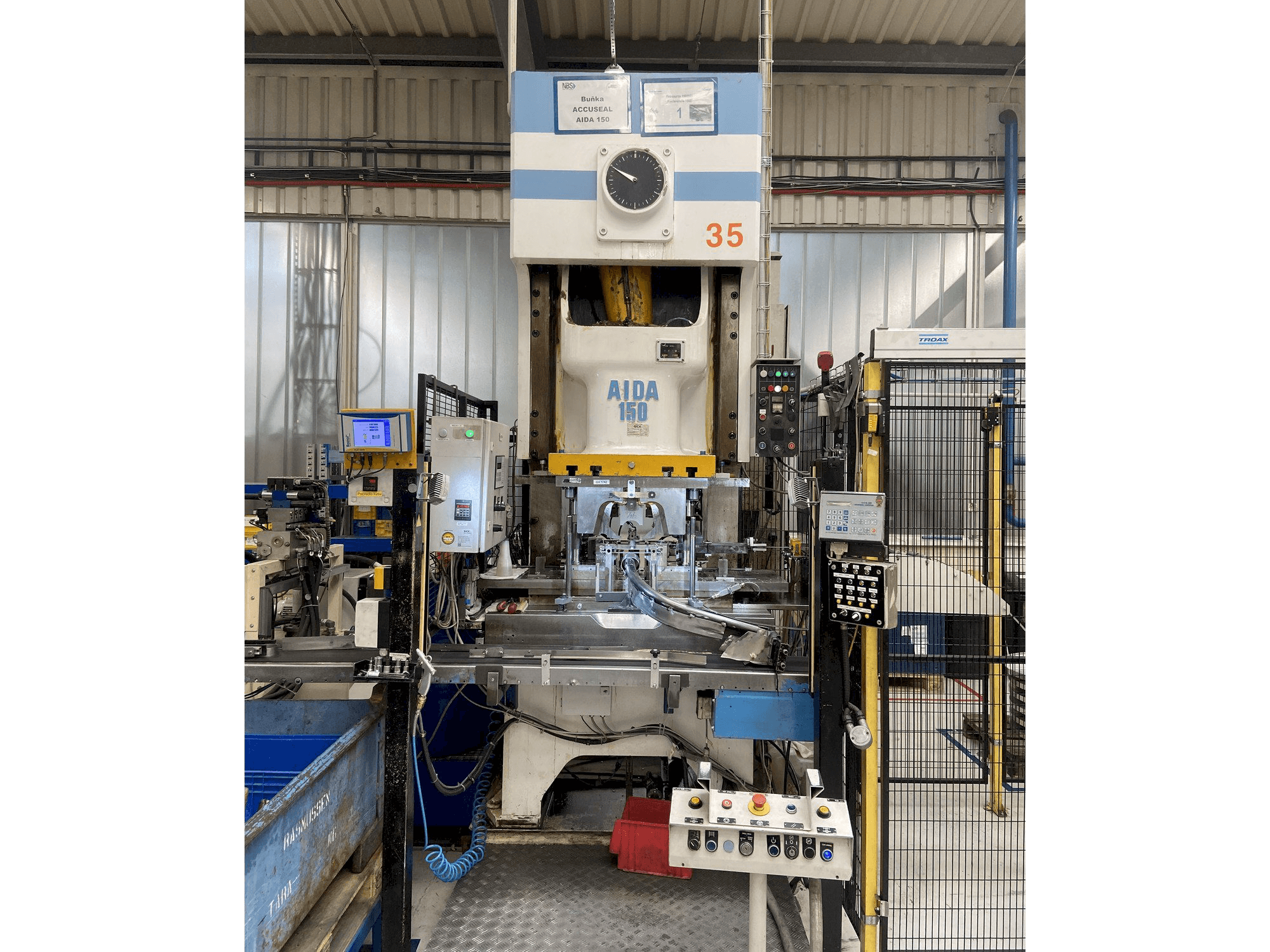 Вид станка AIDA NC1-150(2) (1996) спереди