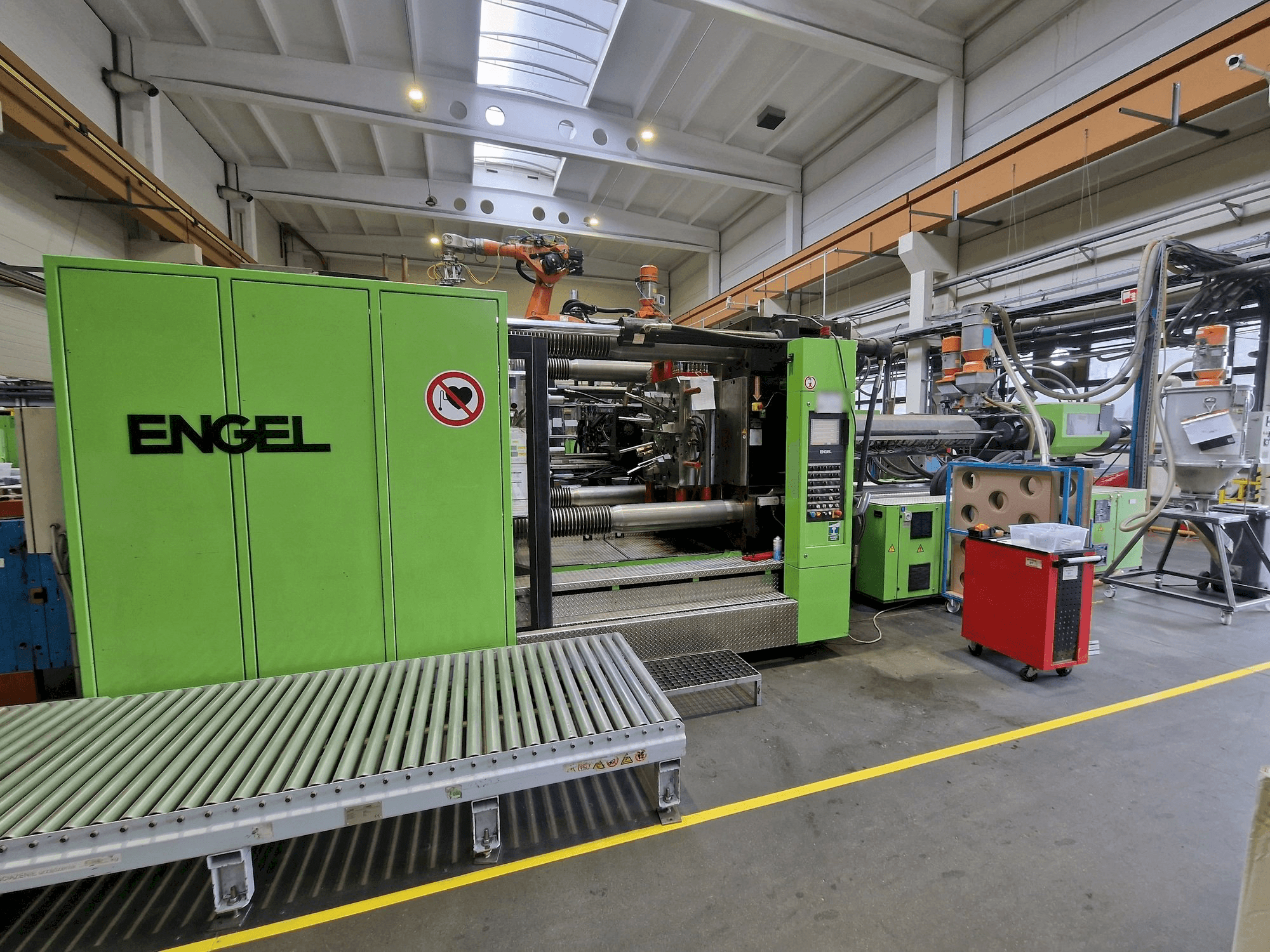 Вид станка Engel DUO 3550H/330L/1000 COMBI спереди