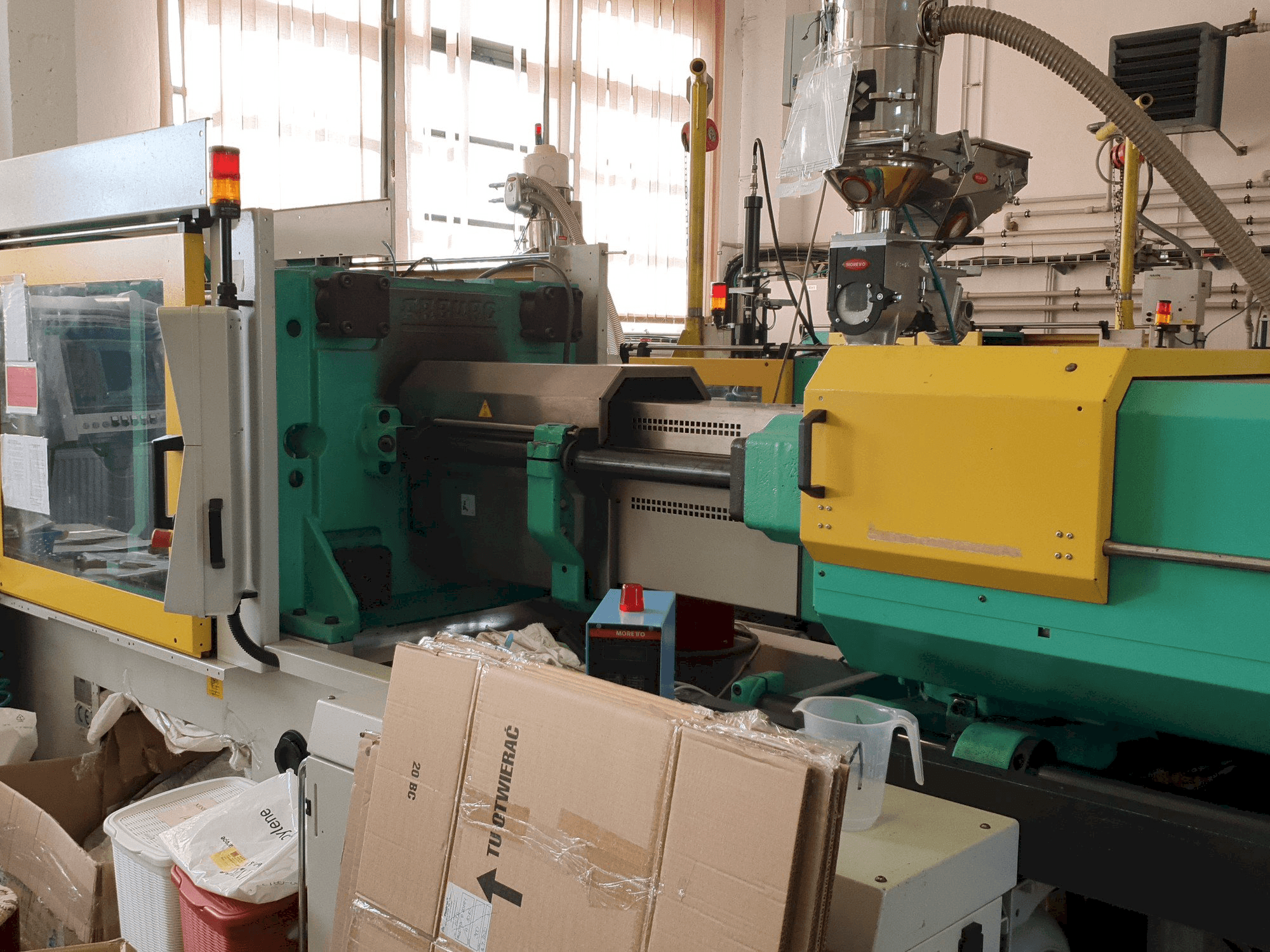 Вид станка Arburg 570C 2200 - 1300 спереди