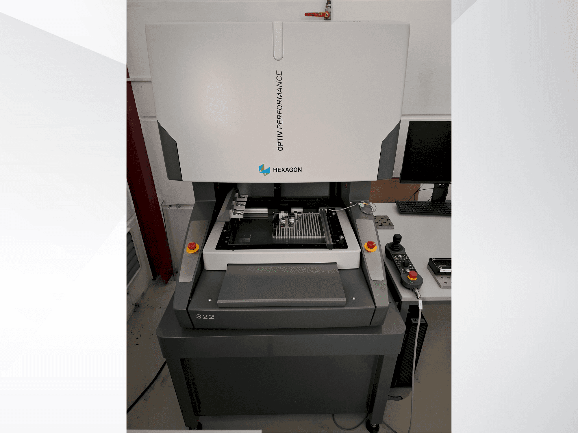 Вид станка Hexagon Optiv Performance 322 спереди