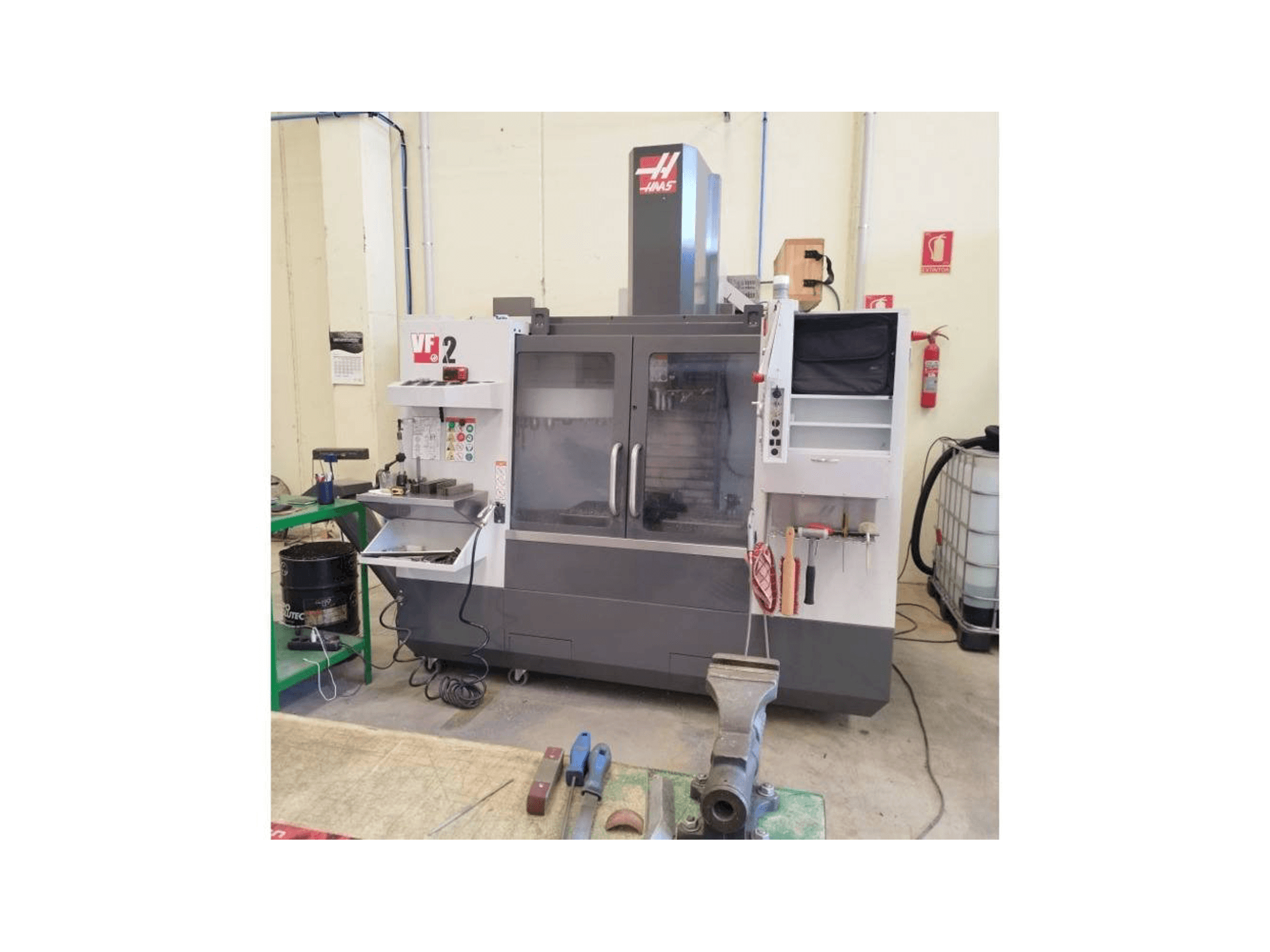 Вид станка HAAS VF-2 спереди
