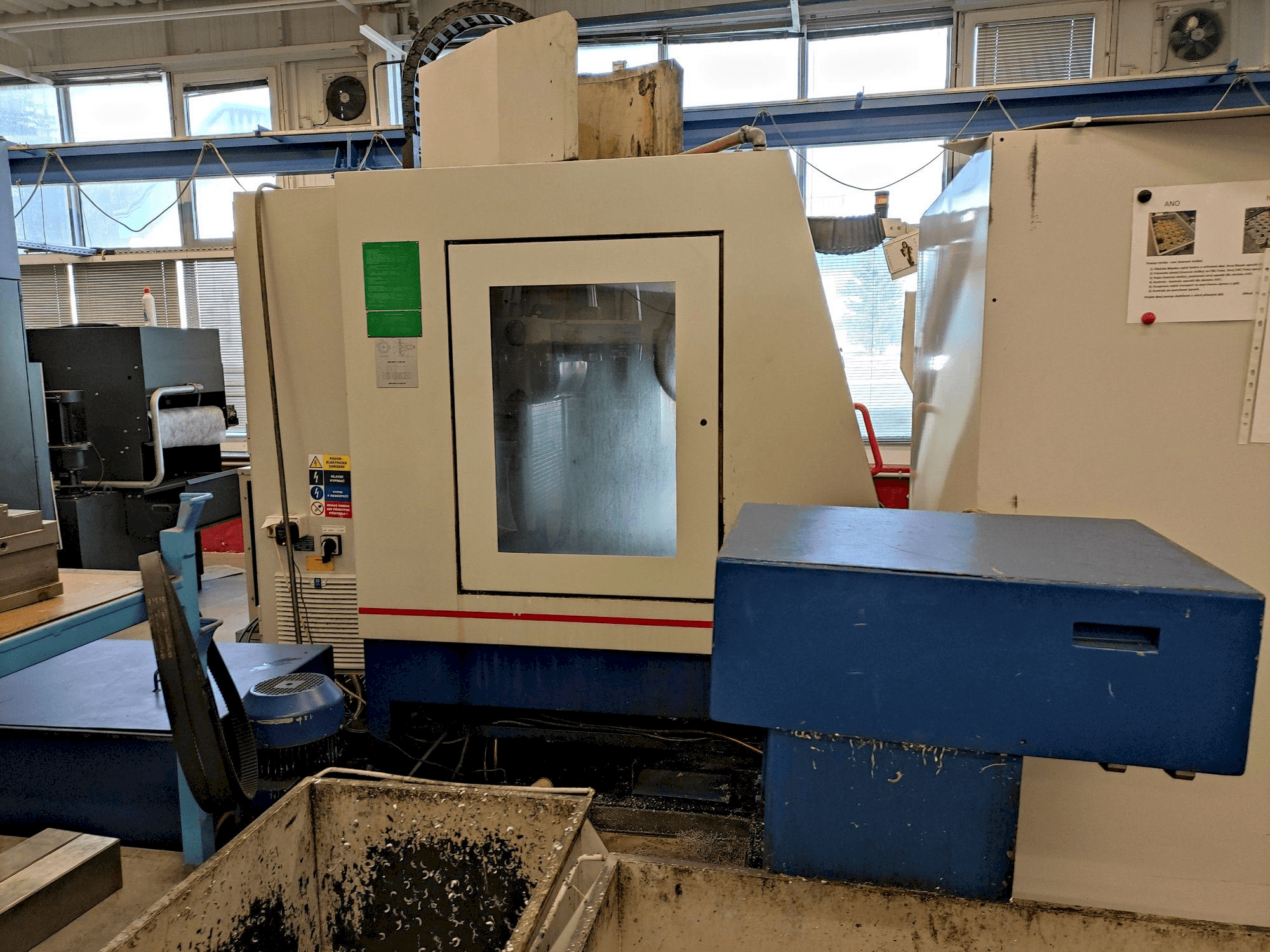 Вид станка ZPS MCFV 1260 NT спереди