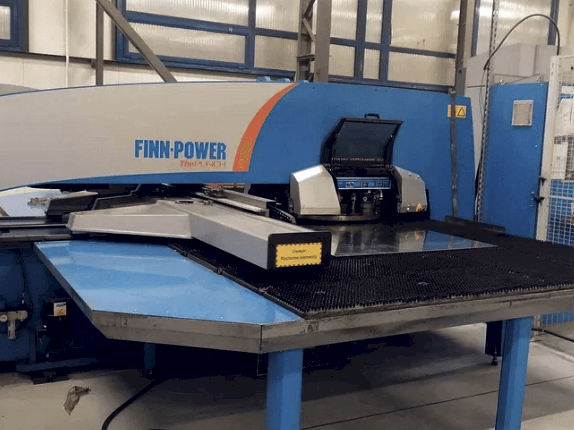 Вид станка Finn-Power E5x спереди