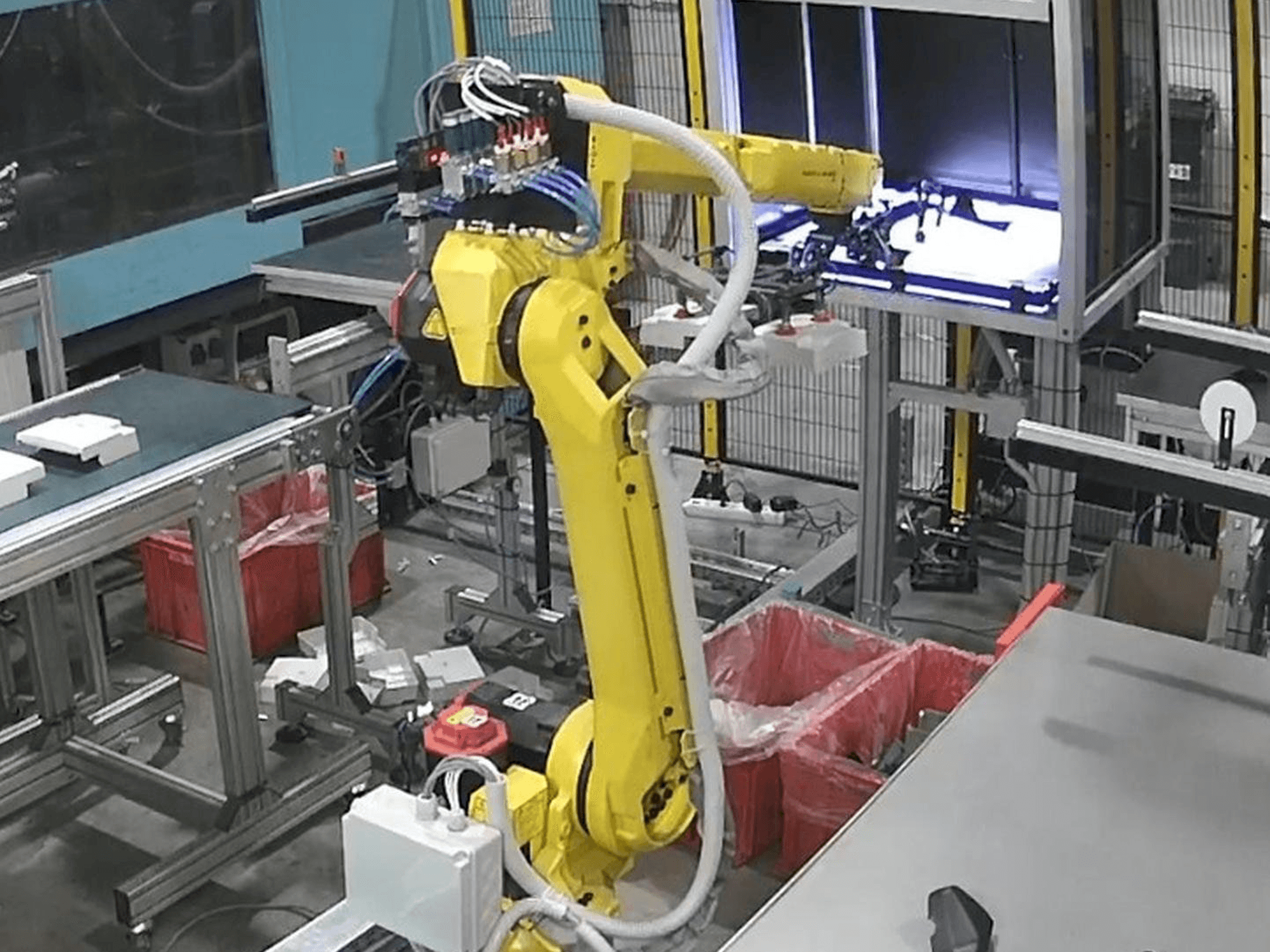 Вид станка FANUC M20iA12L спереди