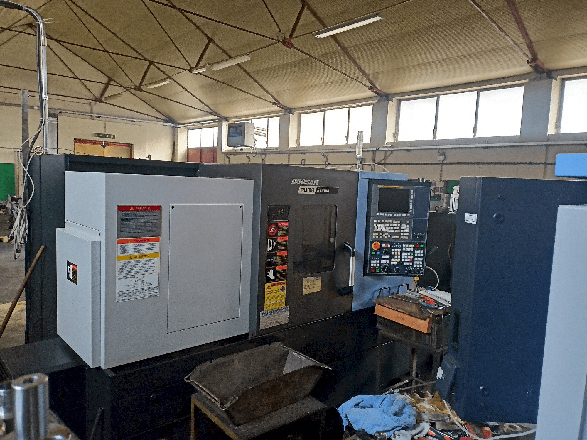 Вид станка DOOSAN Puma GT2100 спереди