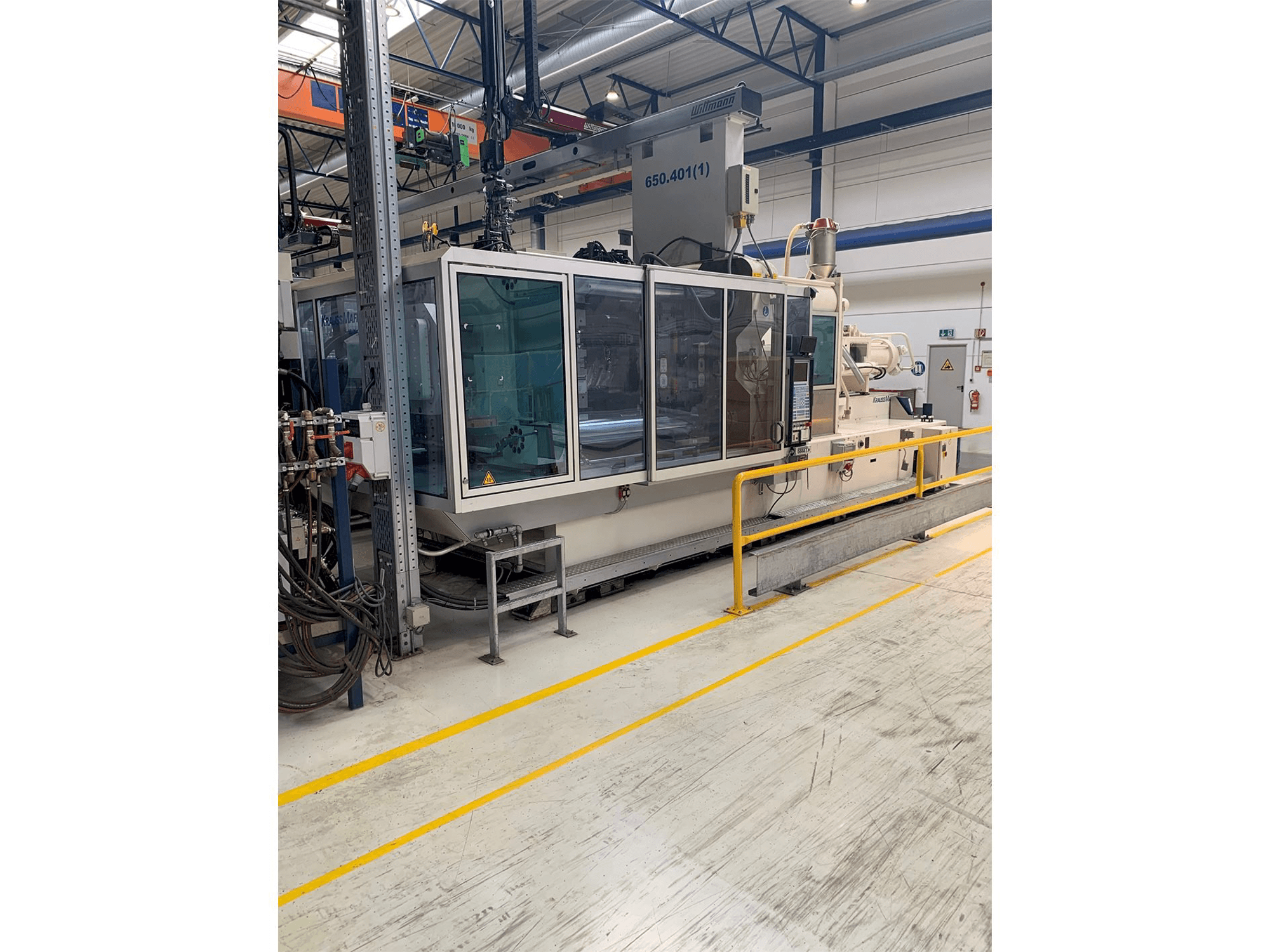 Вид станка Krauss Maffei 650-2700-520 CL спереди