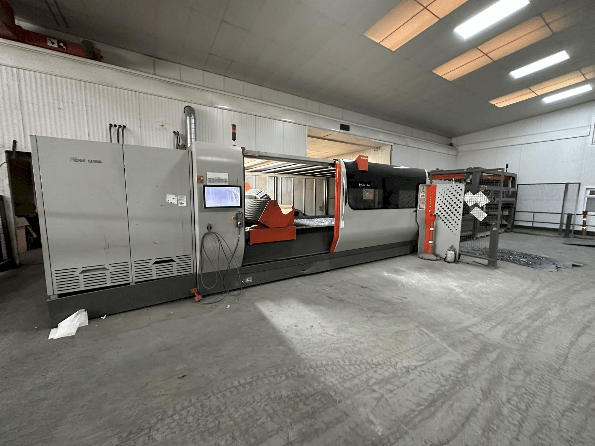 Вид станка Bystronic Bystar 3015 12KW Fiber спереди