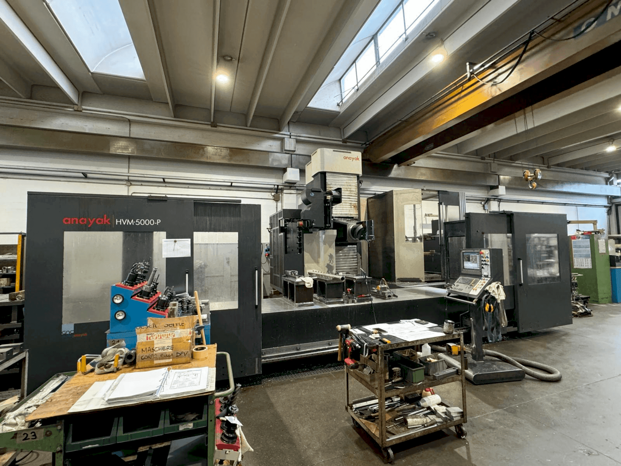 Вид станка ANAYAK HVM 5000P спереди
