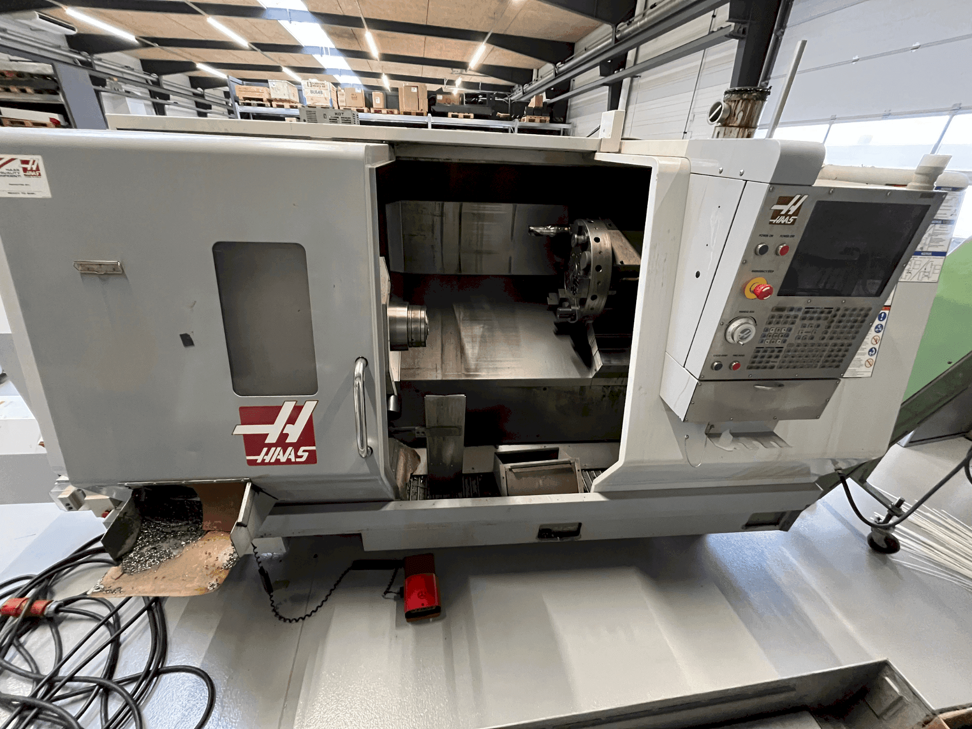 Вид станка HAAS SL-30 спереди