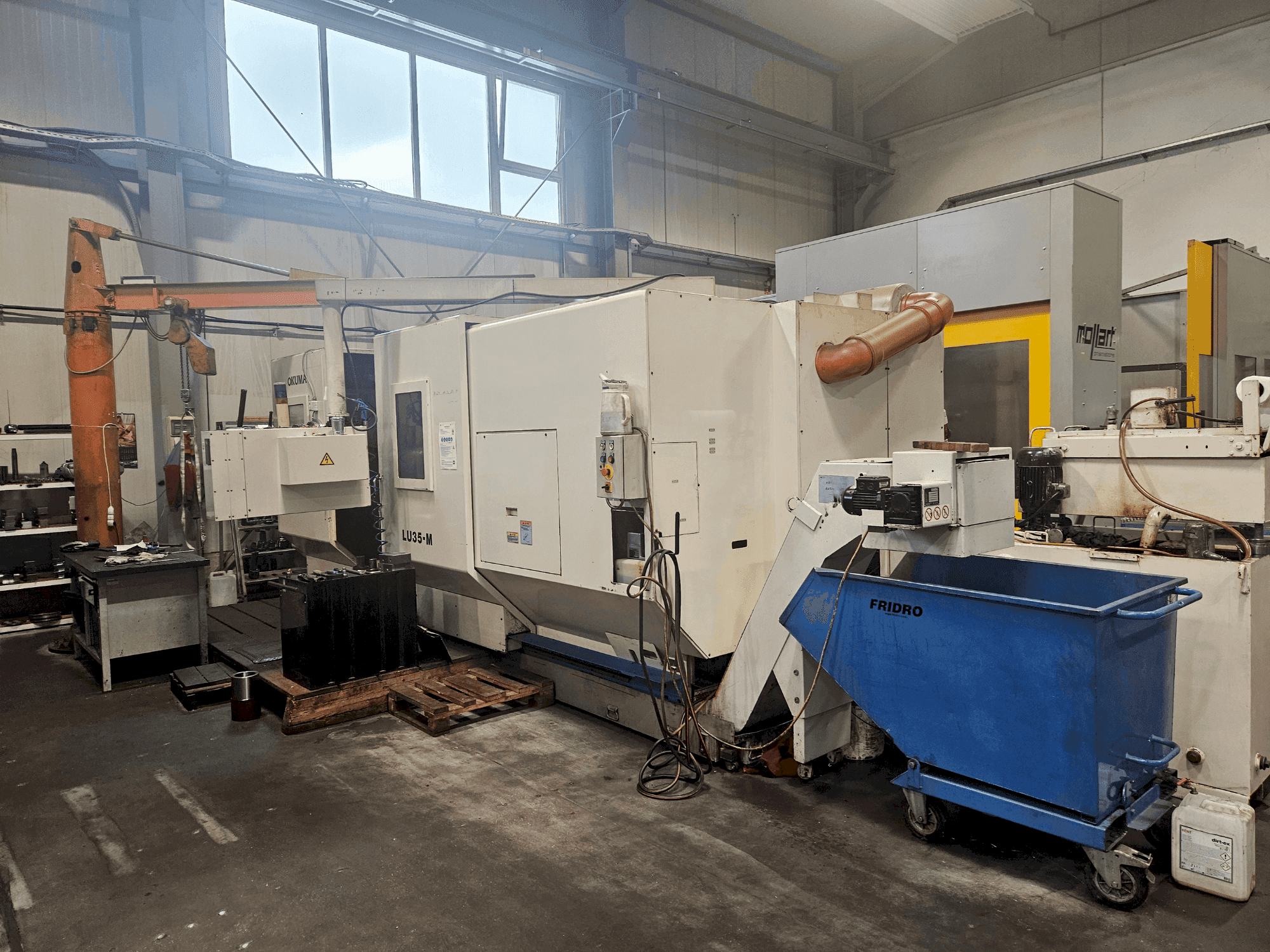 Вид станка Okuma LU 35-M спереди