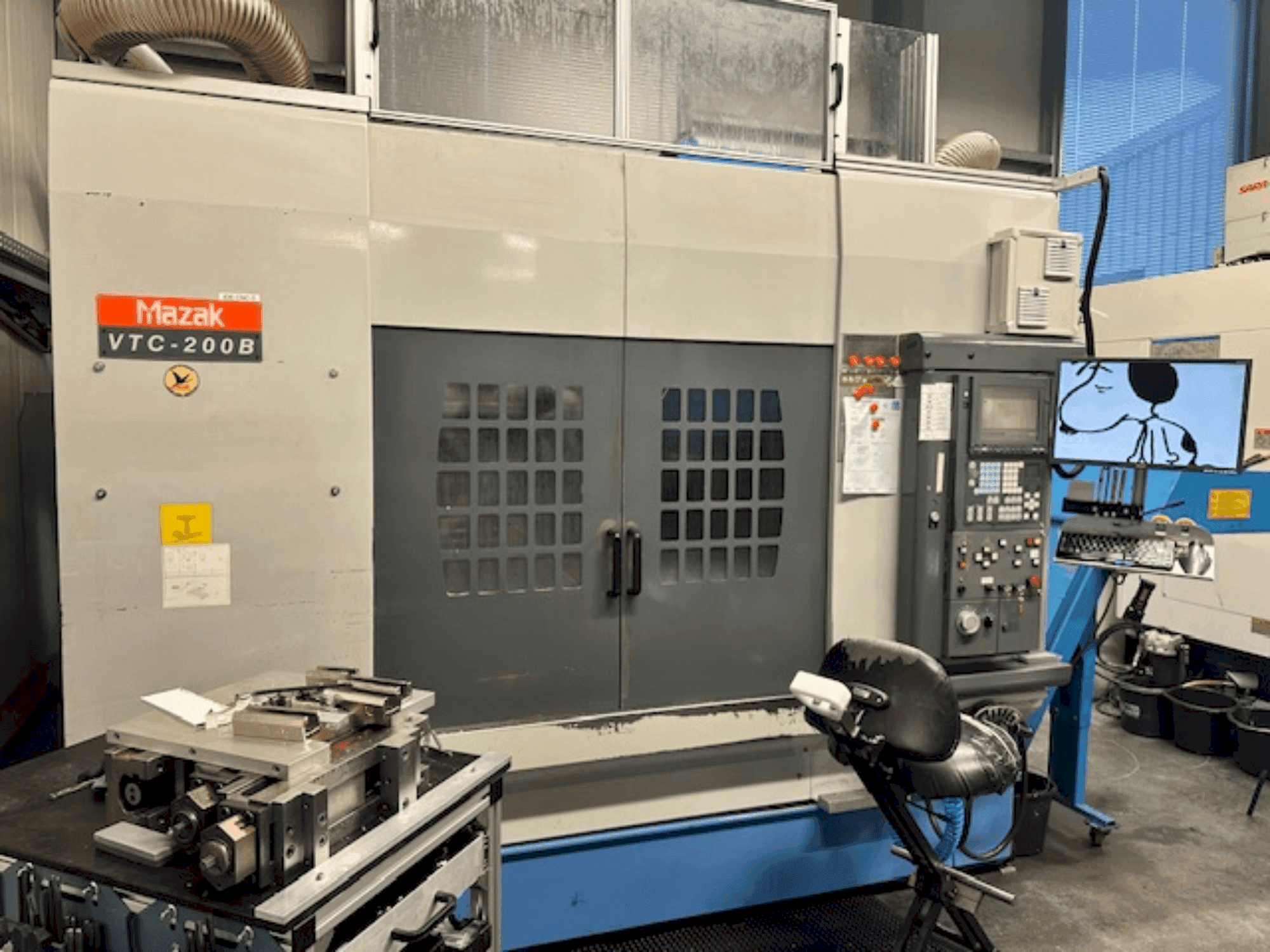 Вид станка Mazak VTV-200B спереди