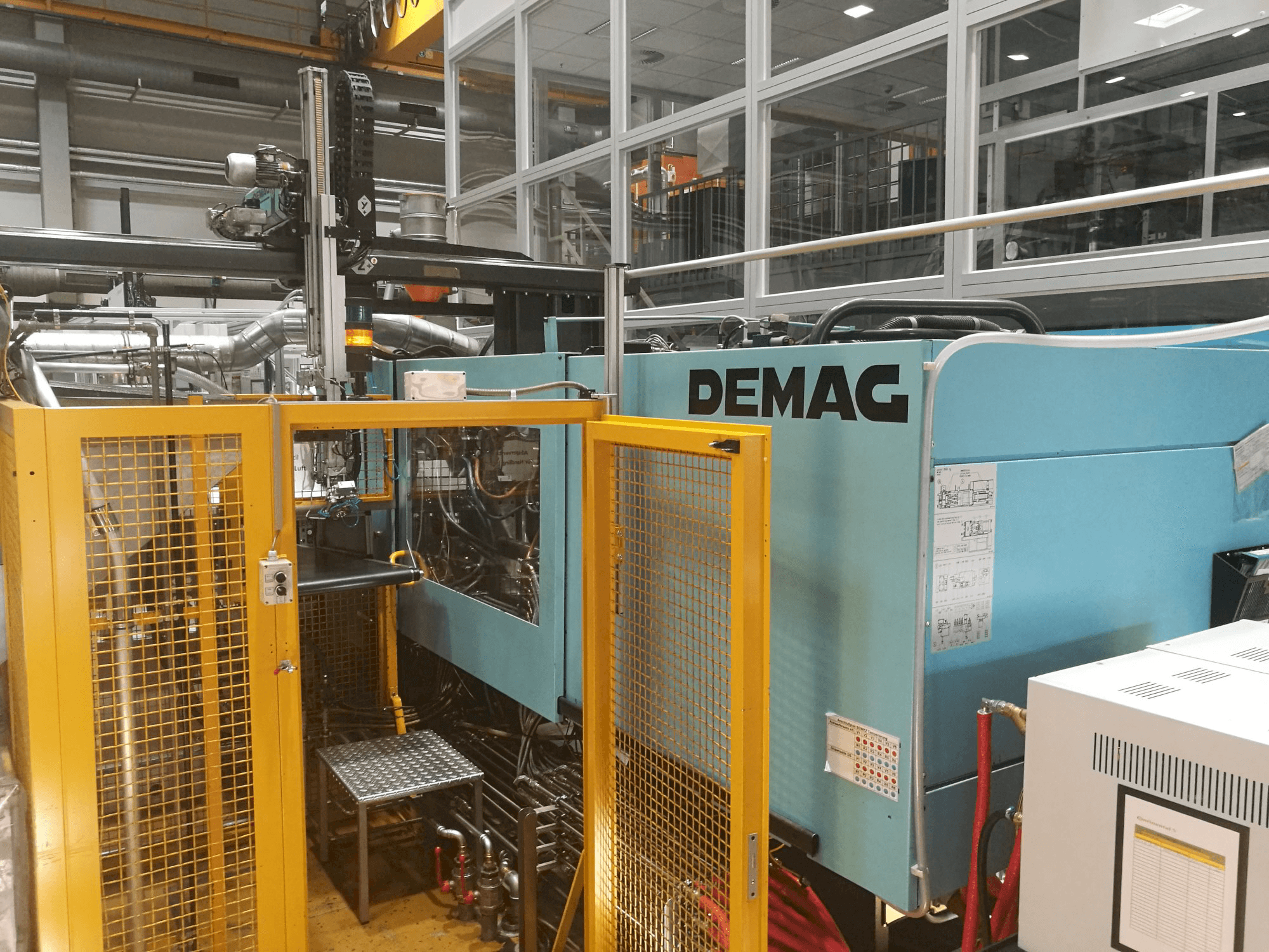 Detail of DEMAG Ergotech 330-2300 Machine