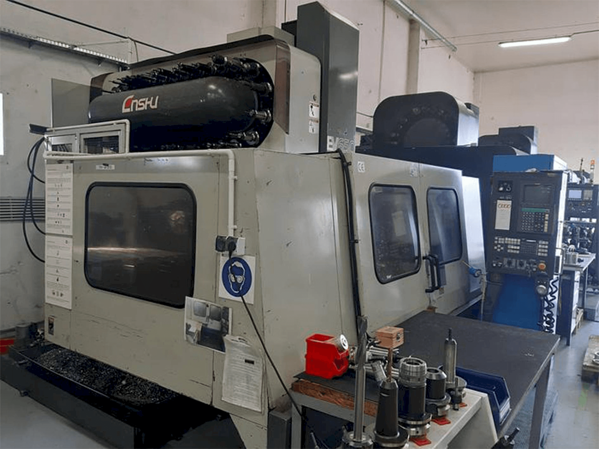 Вид станка Enshu EV 650 спереди