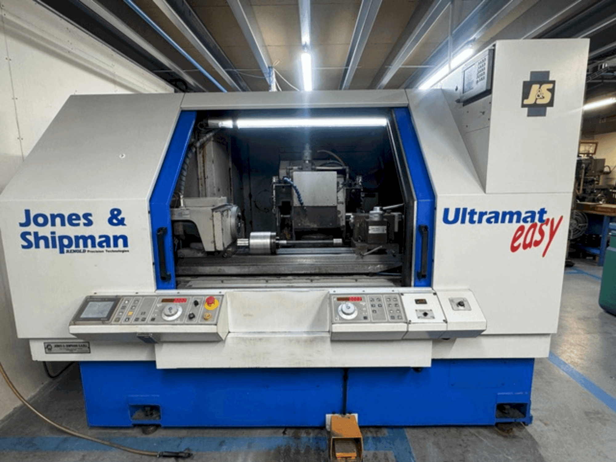Вид станка Jones & Shipman ULTRAMAT EASY CNC спереди