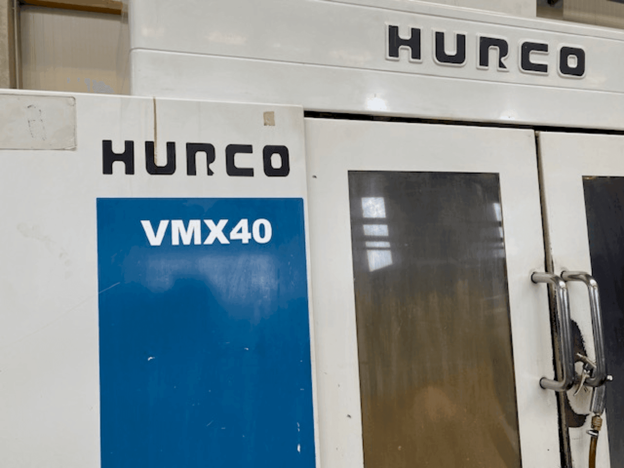 Вид станка Hurco VMX 40 спереди