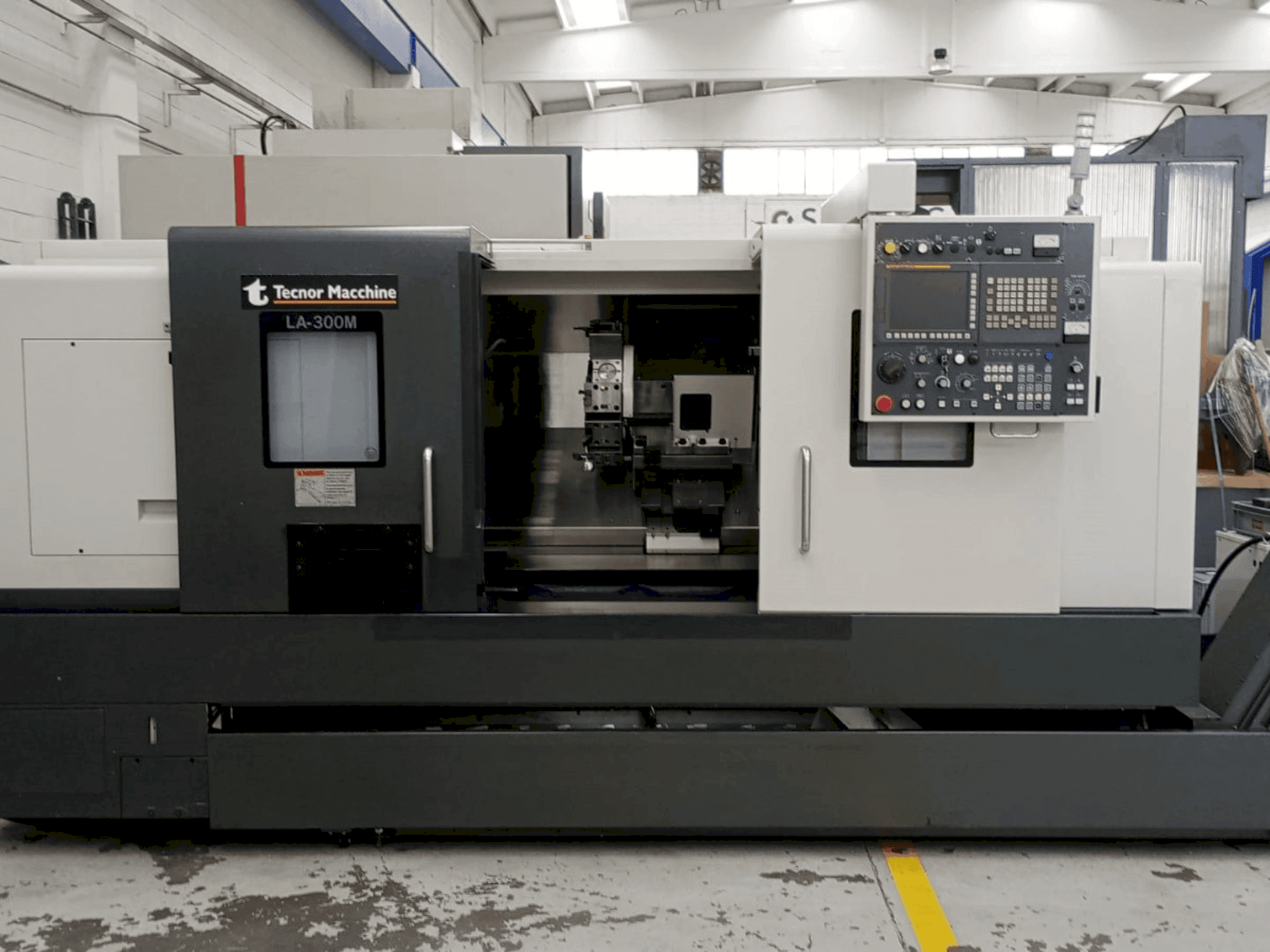 Вид станка Takisawa LA-300 CNC спереди