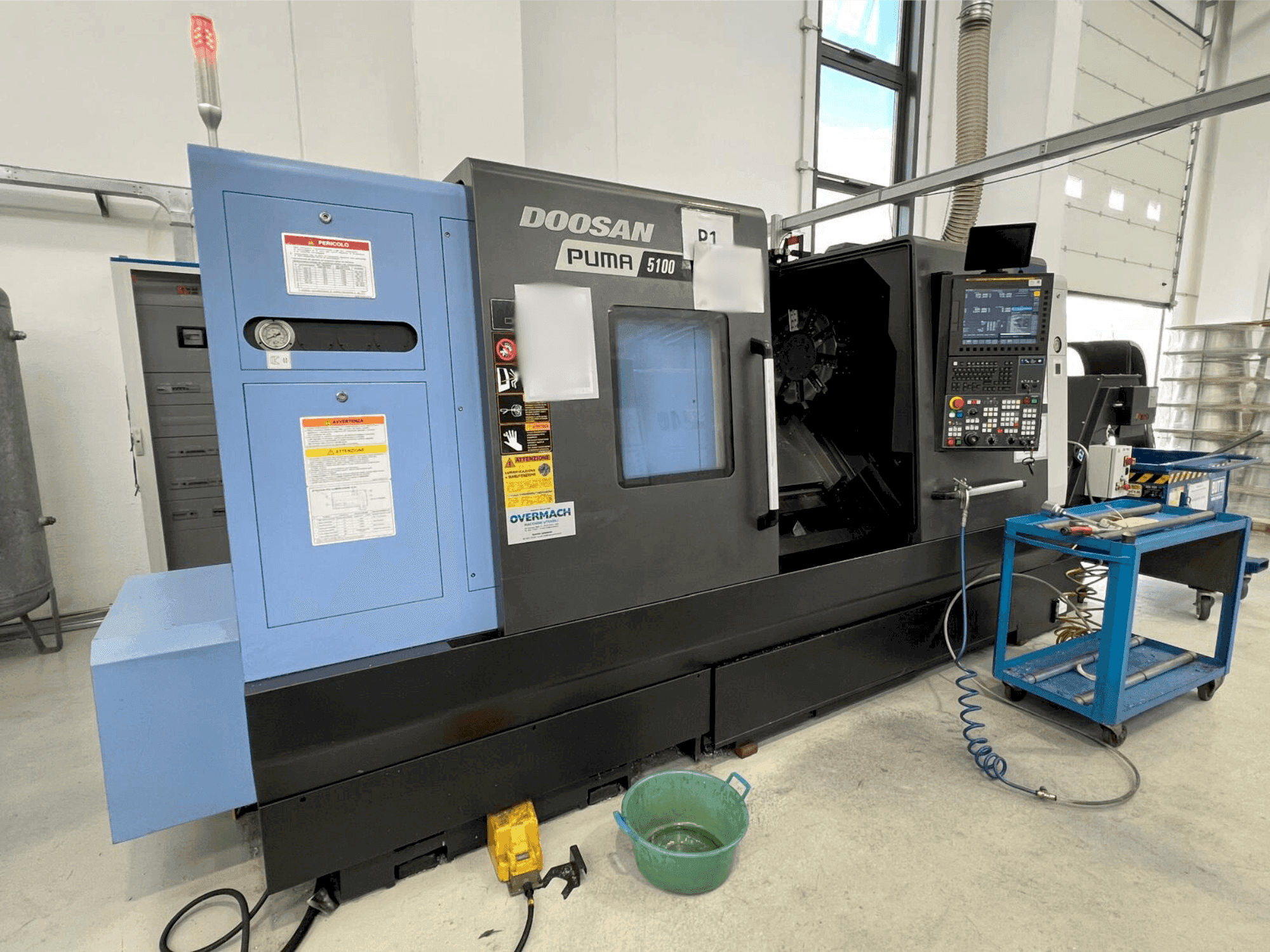 Вид станка DOOSAN Puma 5100B спереди