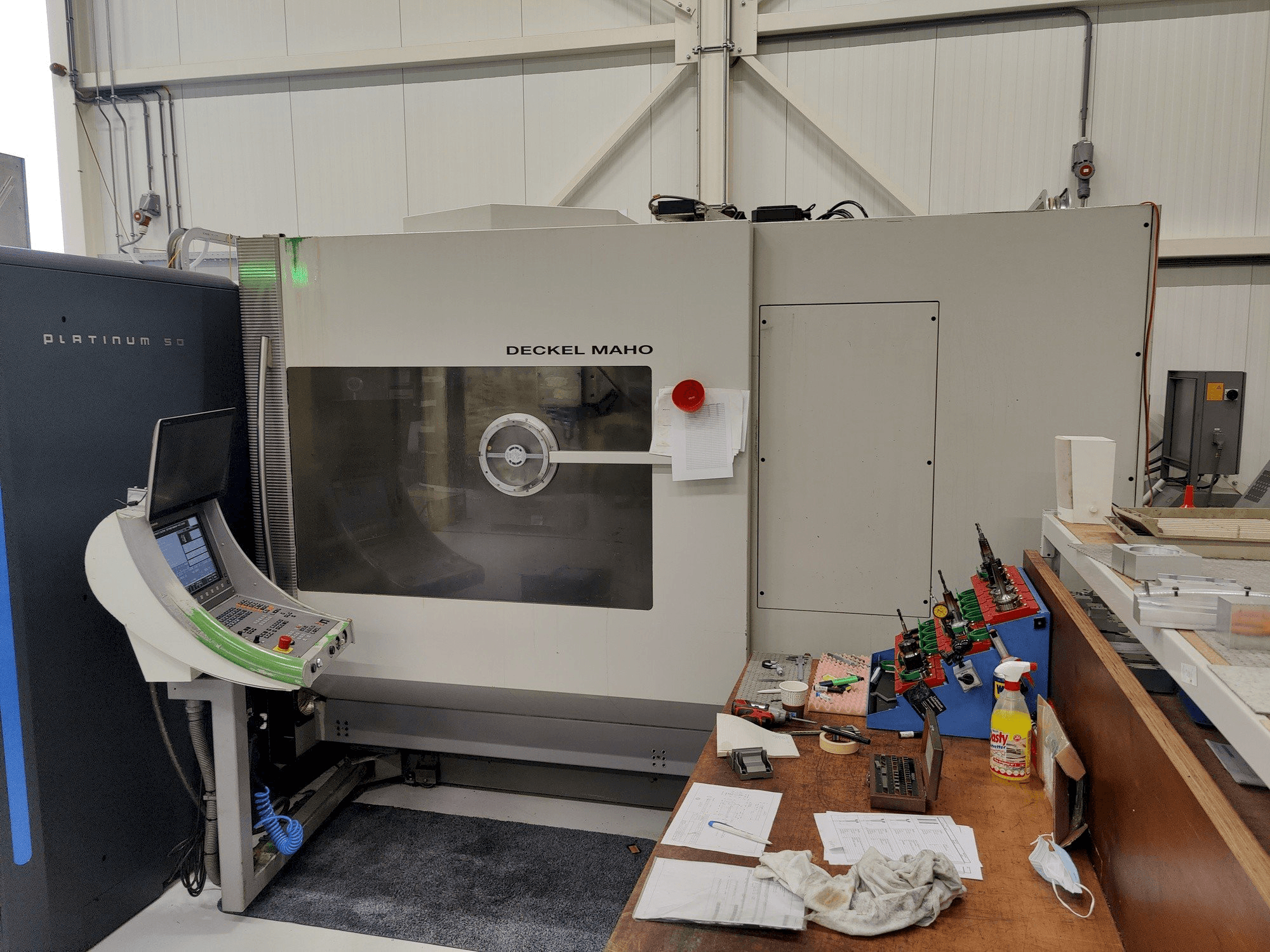 Вид станка DMU 80P HD спереди