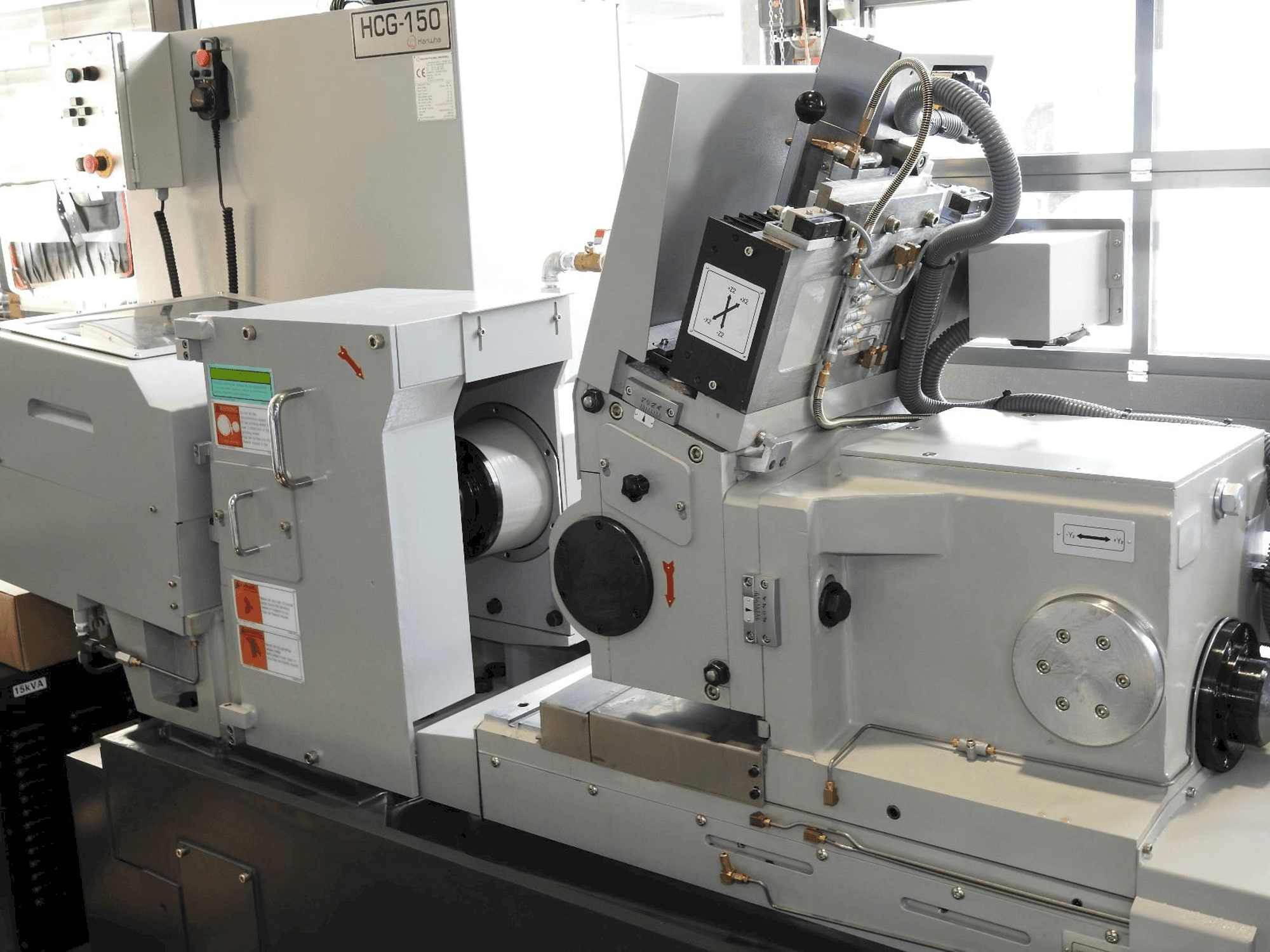 Вид станка Hanwha HCG 150 спереди
