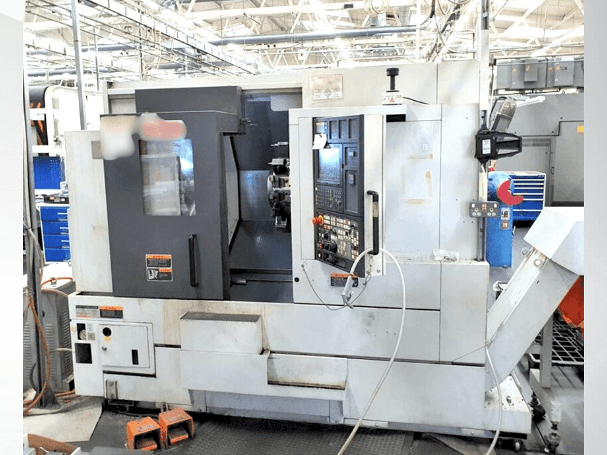 Вид станка MORI SEIKI NL2000Y спереди