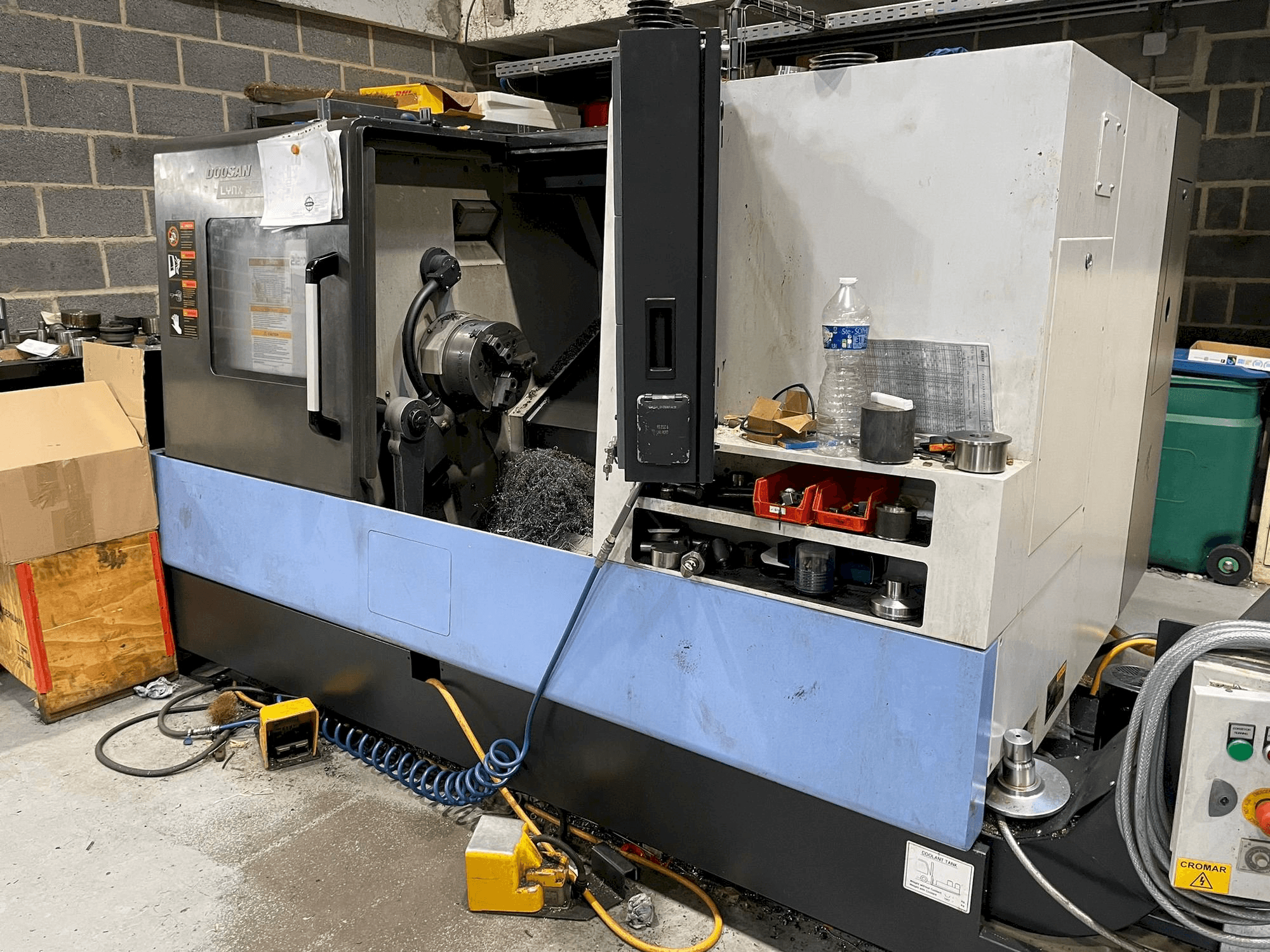 Вид станка Doosan LYNX 300 спереди