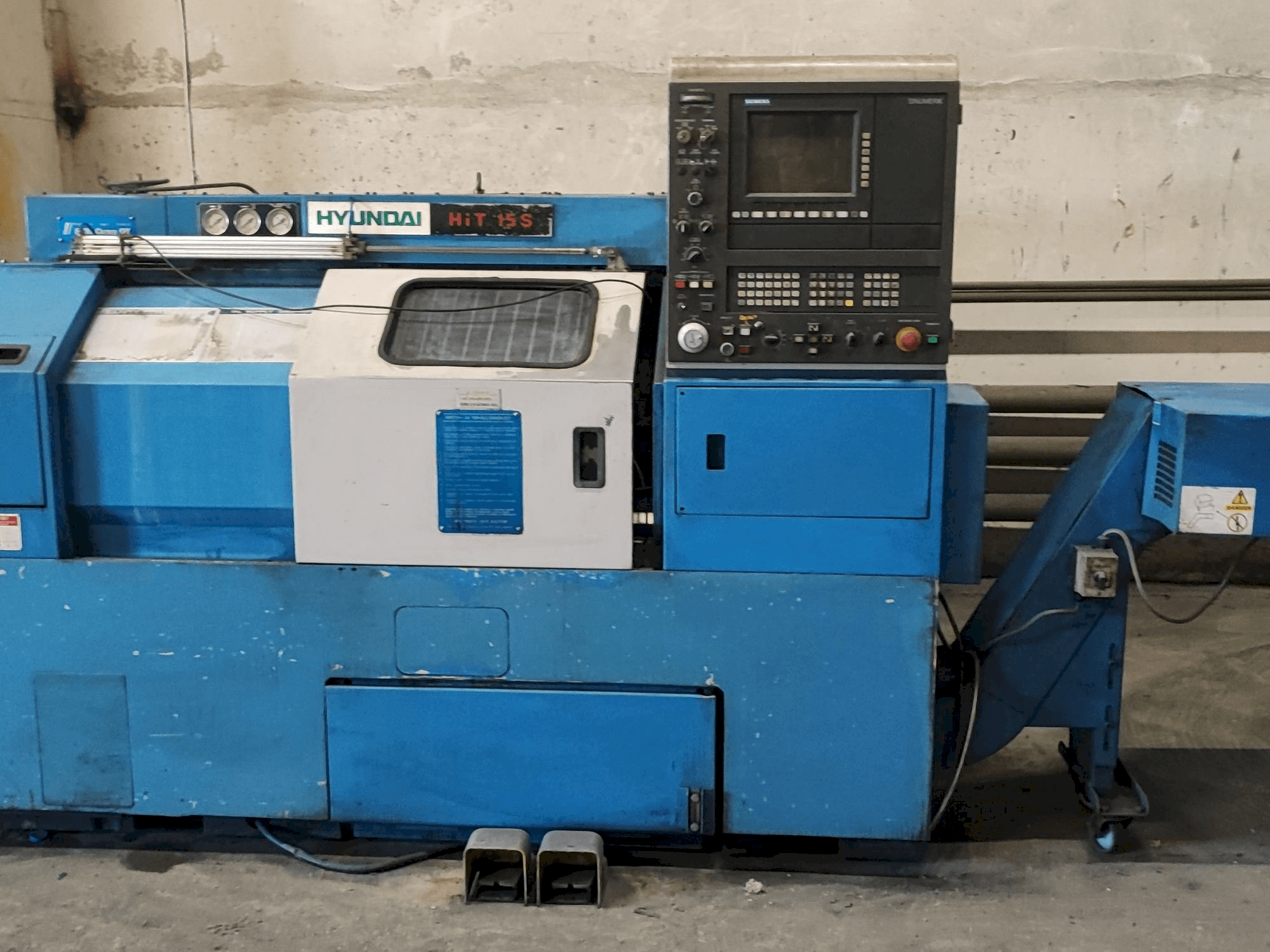 Вид станка Hyundai HIT15s спереди