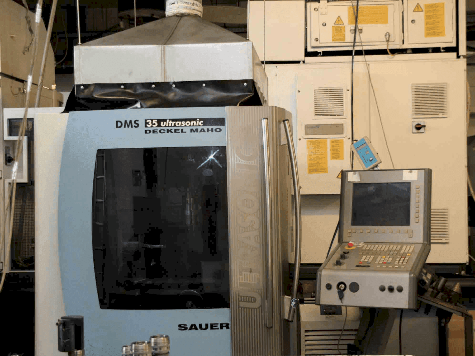 Вид станка DMG MORI DMS 35 Ultrasonic спереди