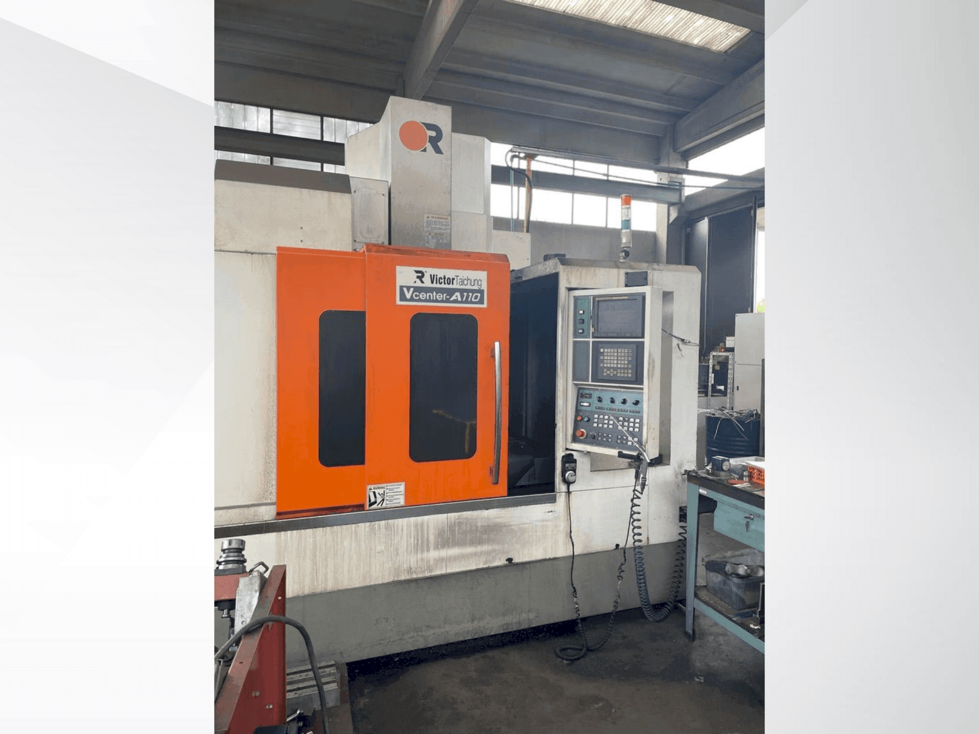 Вид станка Victor Vcenter A-110 спереди