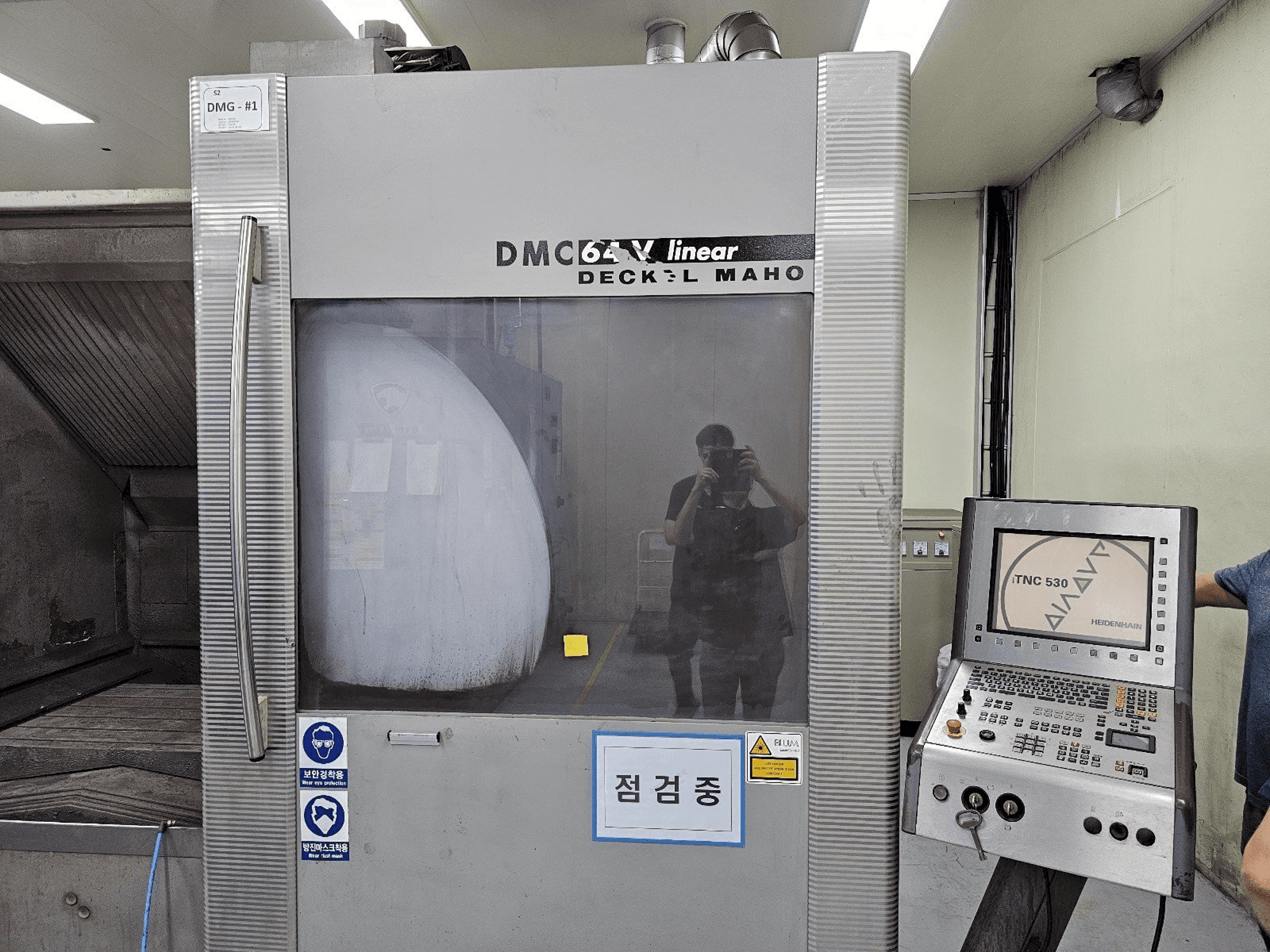 Вид станка DECKEL MAHO DMC 64V linear спереди
