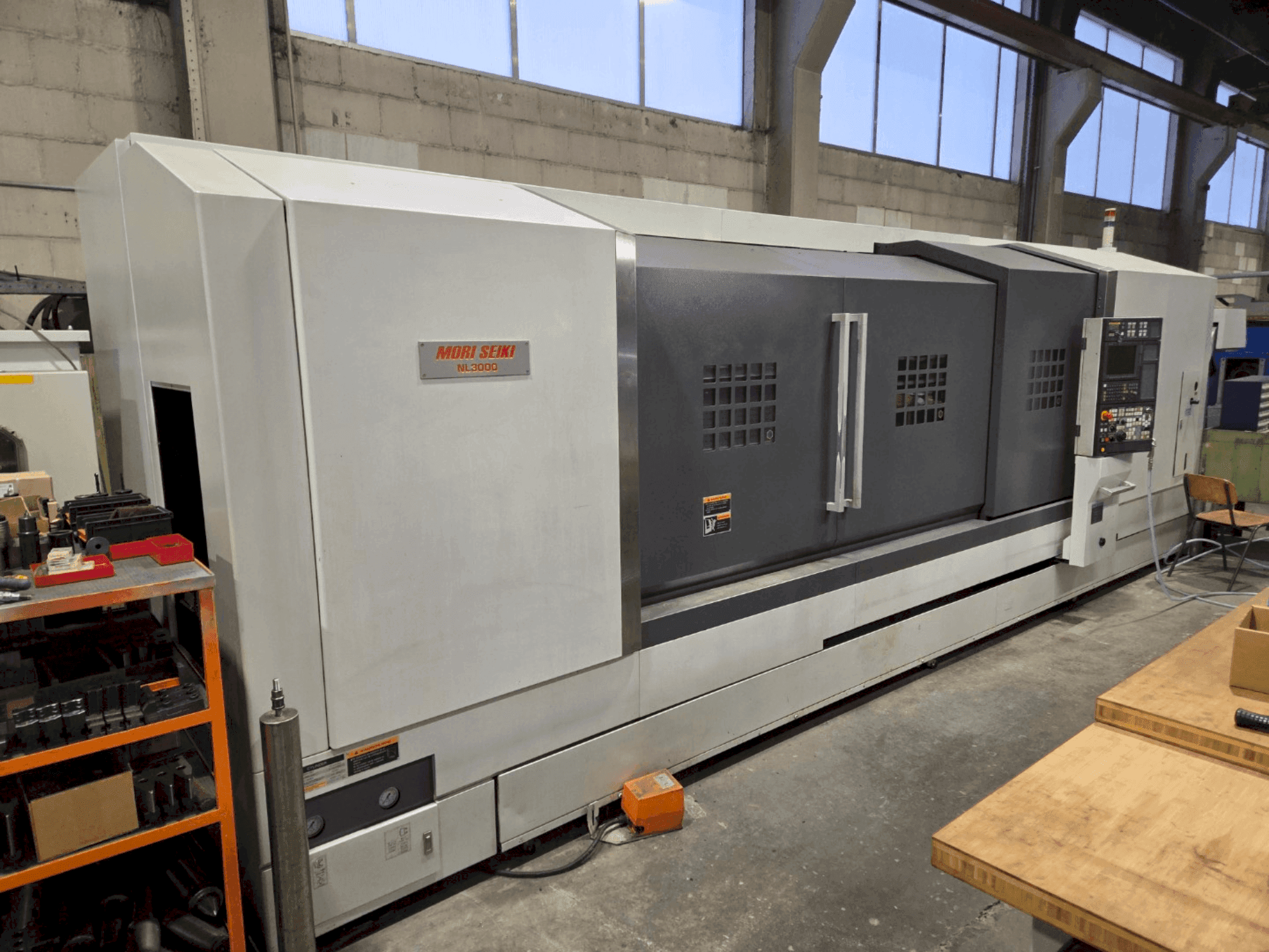 Вид станка MORI SEIKI MORI SEIKI NL3000/3000 спереди