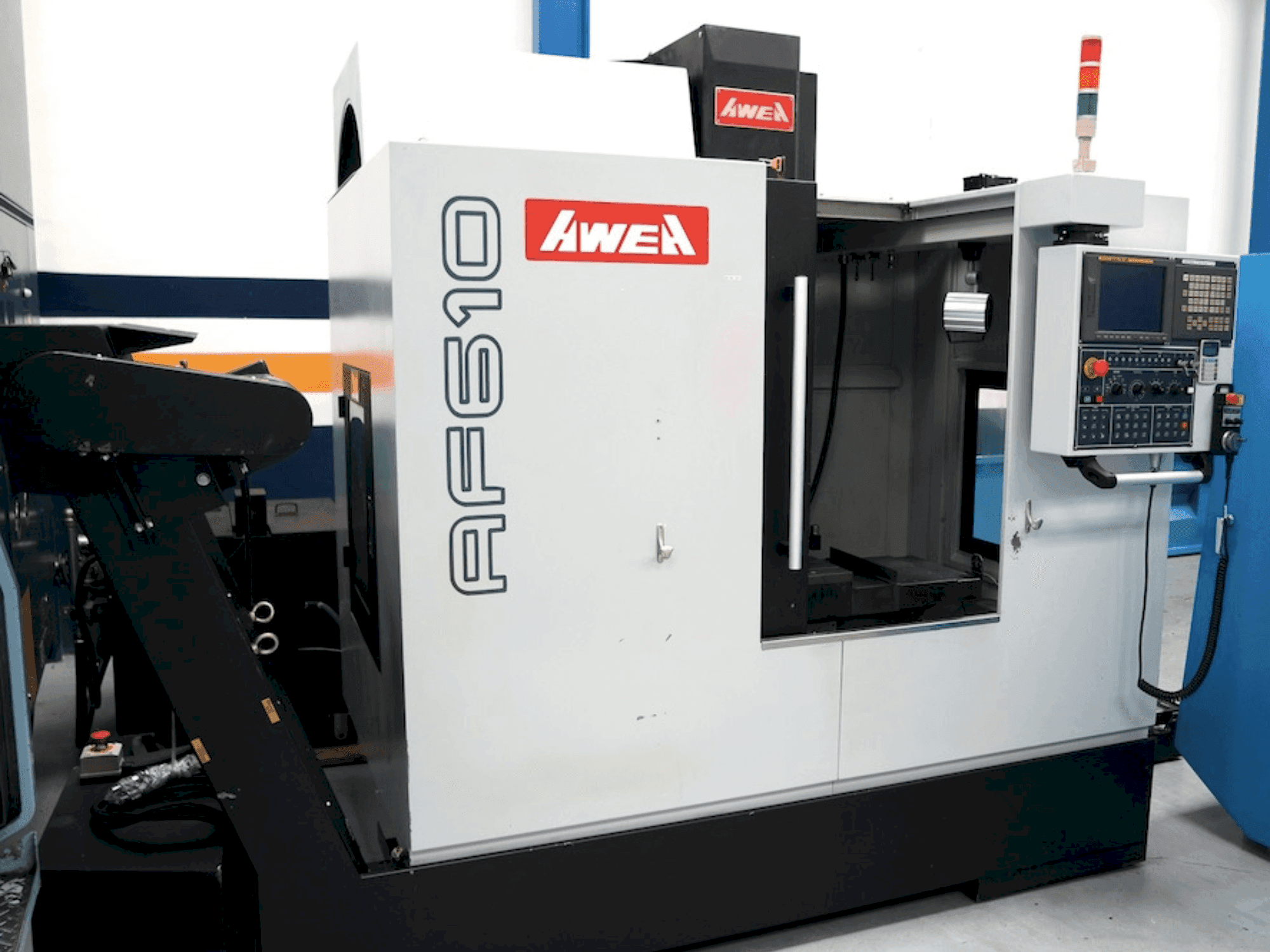 Вид станка AWEA AF 610 спереди