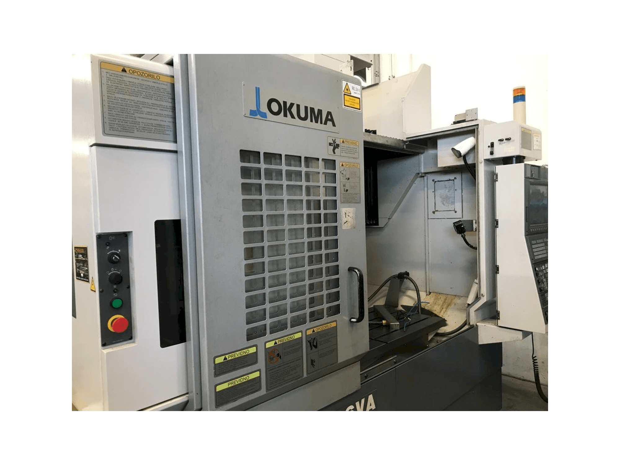 Вид станка Okuma MB 56 VA спереди