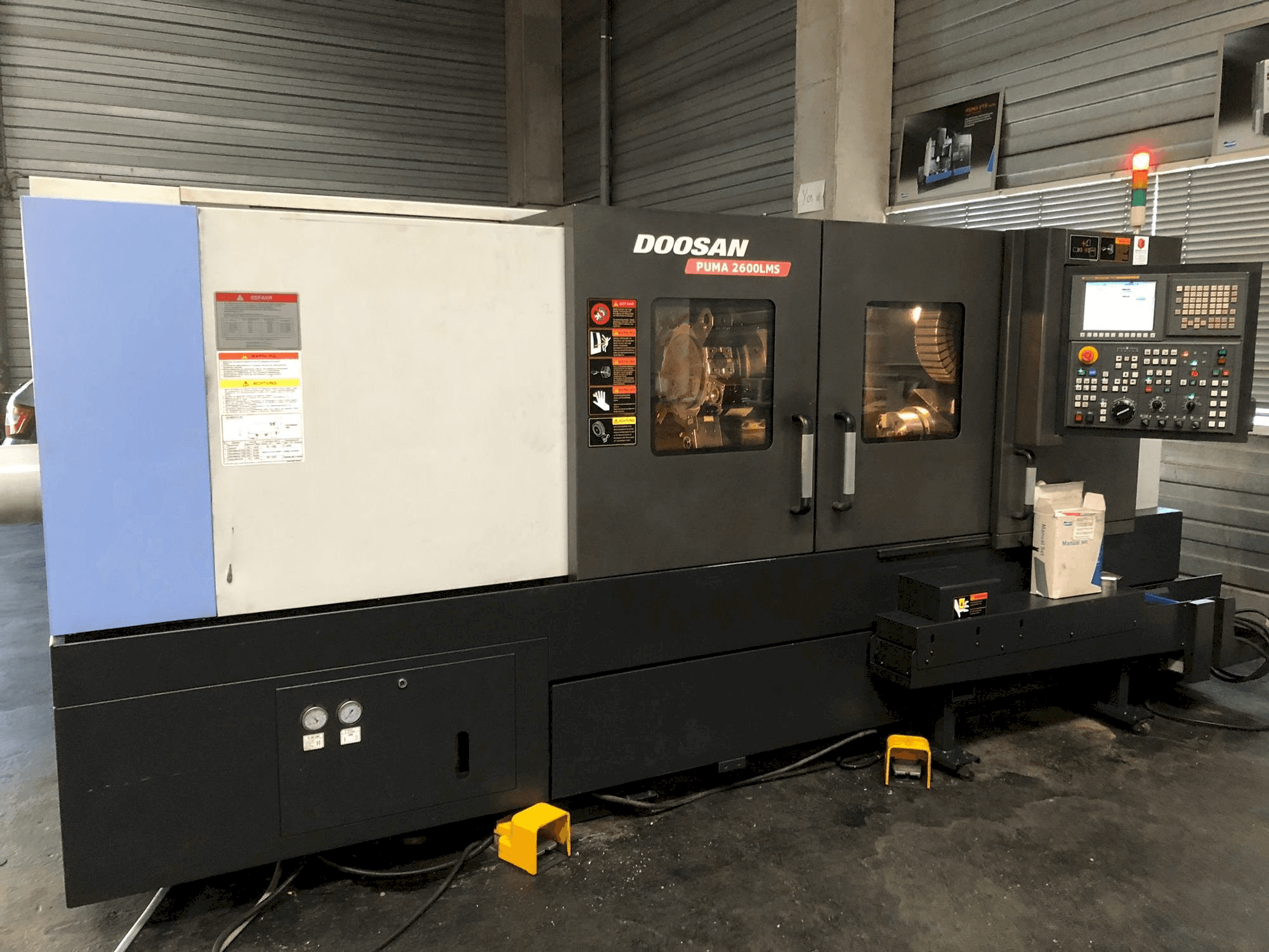 Вид станка Doosan Puma 2600 LMS спереди