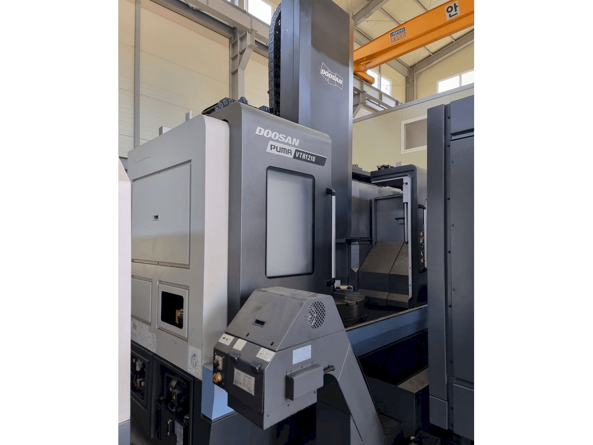 Вид станка Puma VTR 1216 спереди