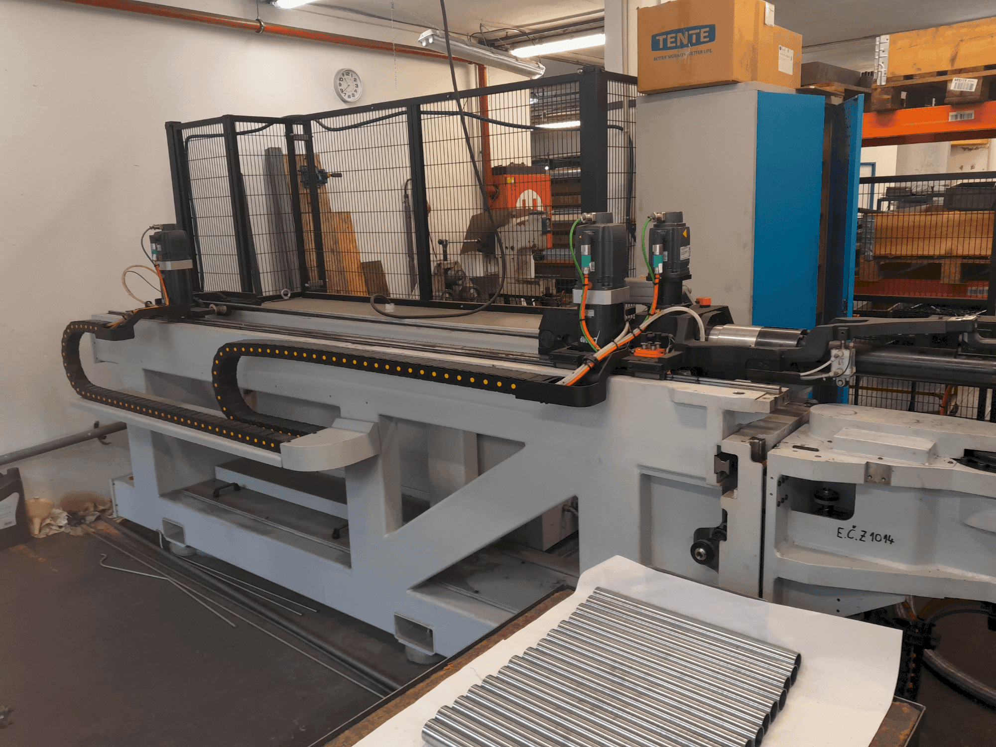 Вид станка BLM ELECT 40 спереди