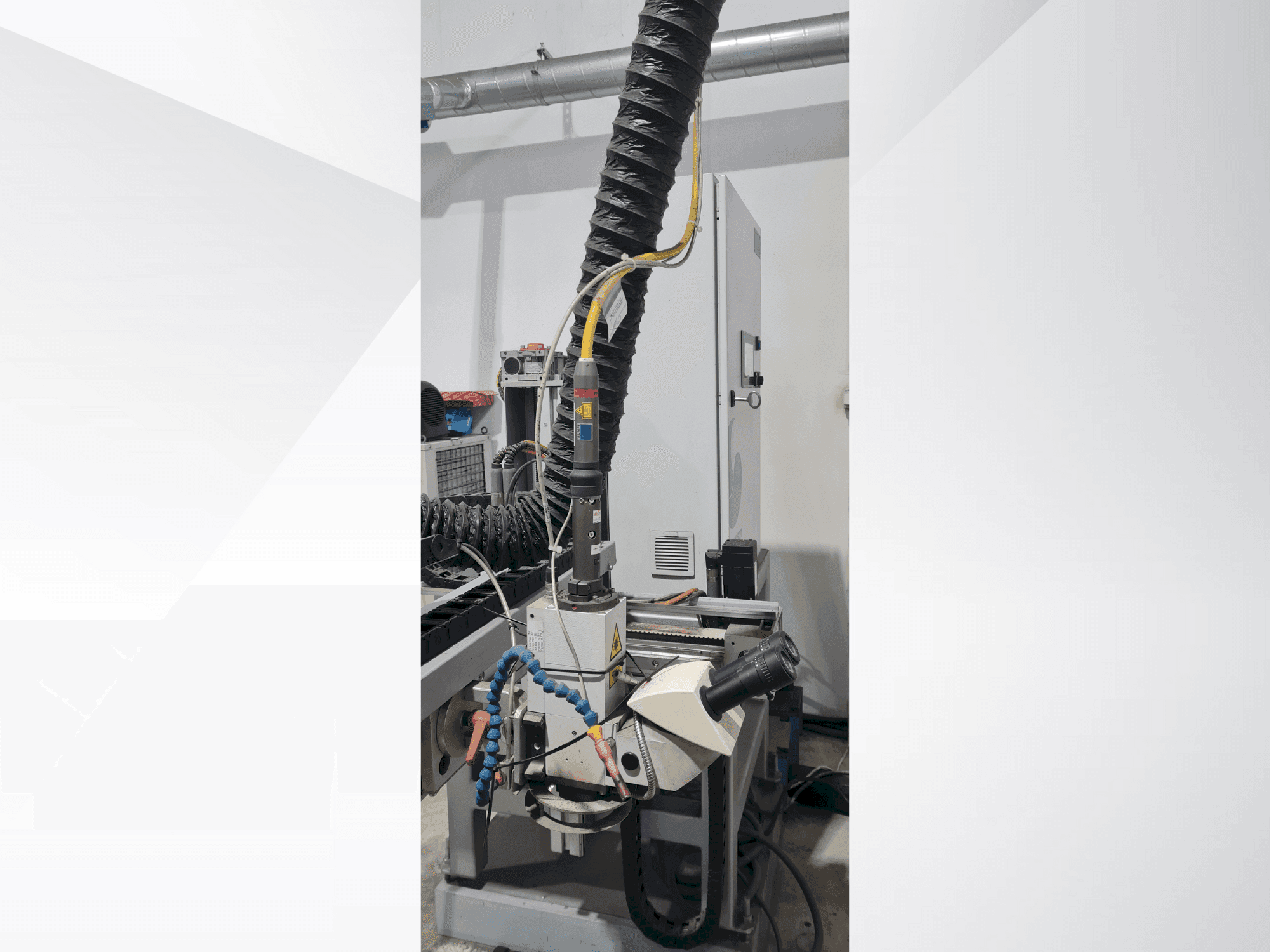 Вид станка TRUMPF TRUPULSE 304 спереди