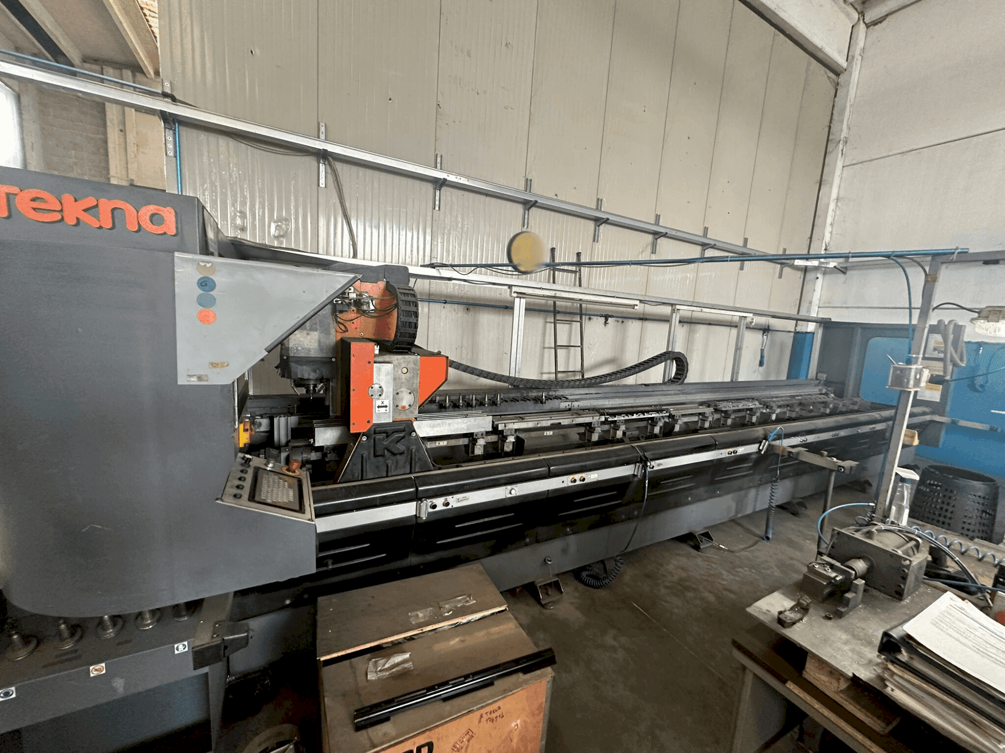 Вид станка Tekna Tk427/6 спереди