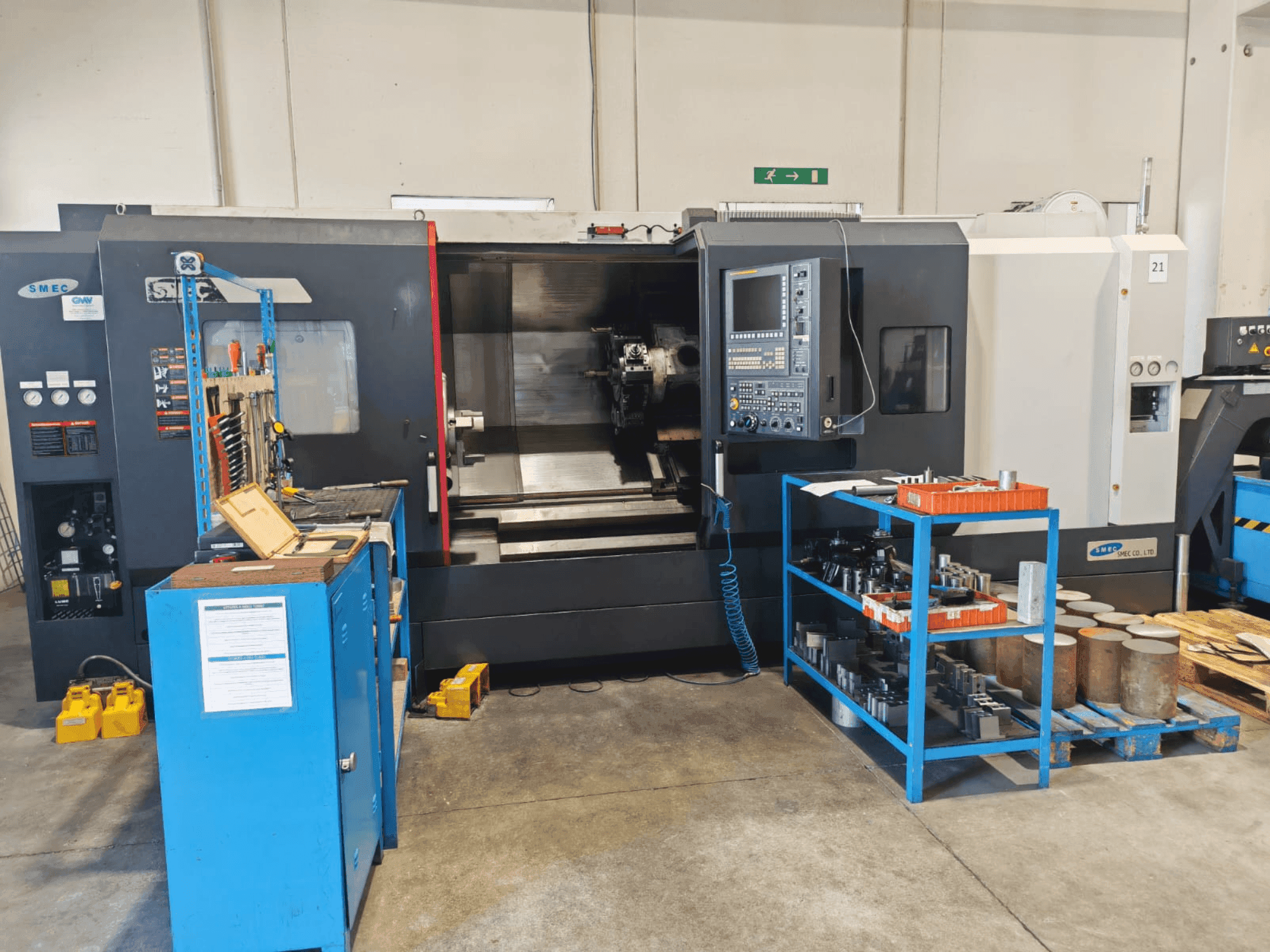 Вид станка SMEC Samsung 3500 XLY спереди