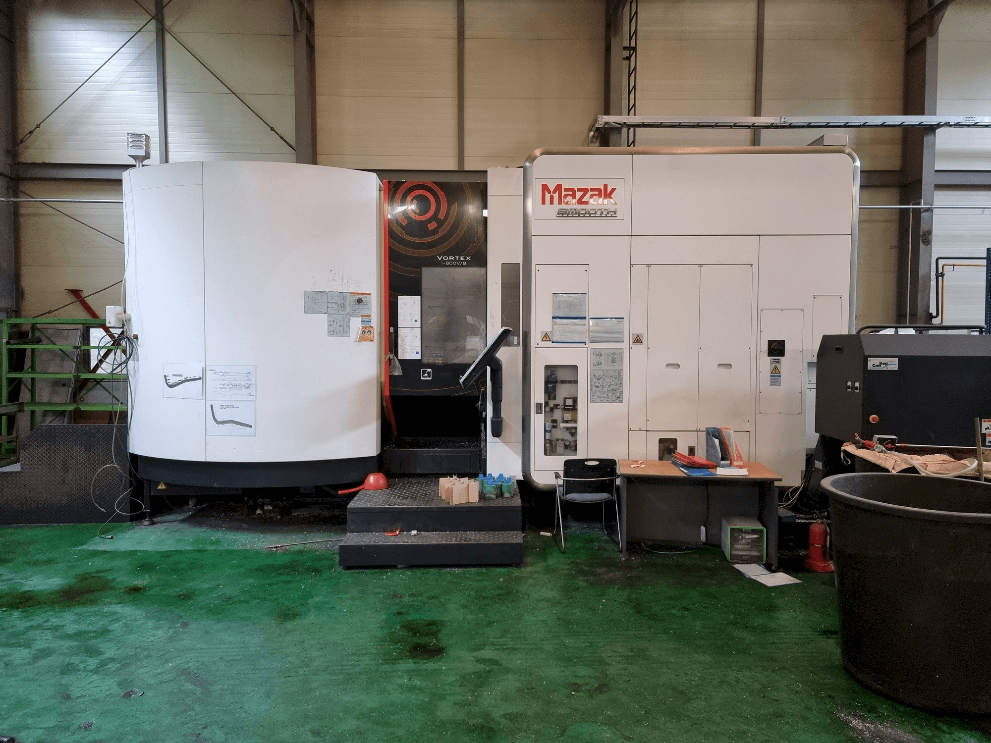 Вид станка Mazak VORTEX i-800V/8 спереди