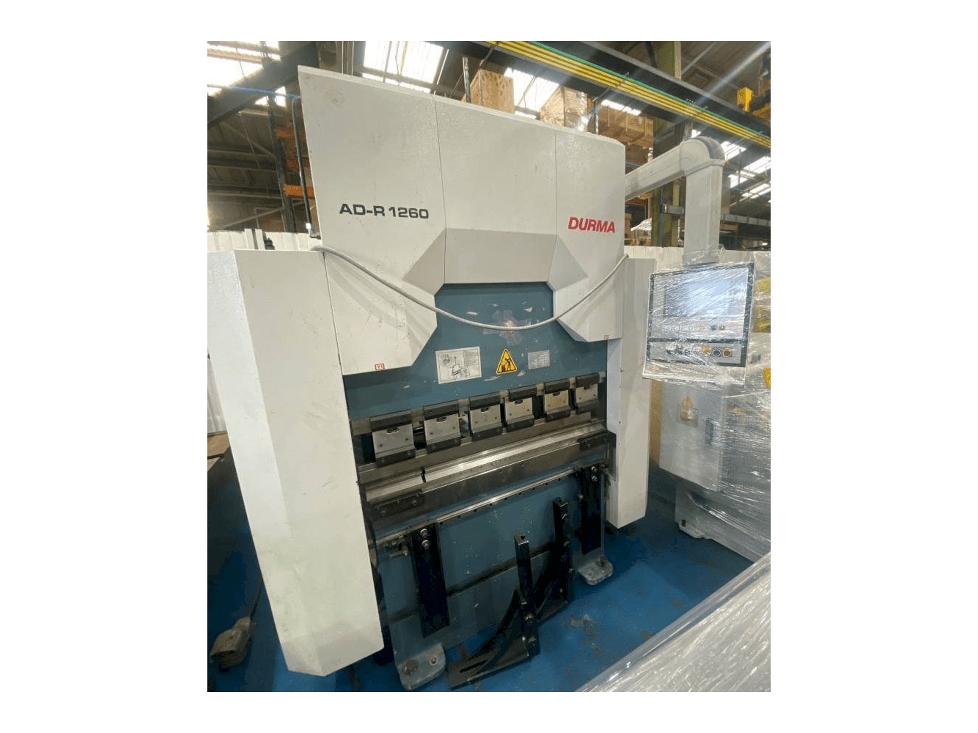 Вид станка Durma AD-R 1260 спереди