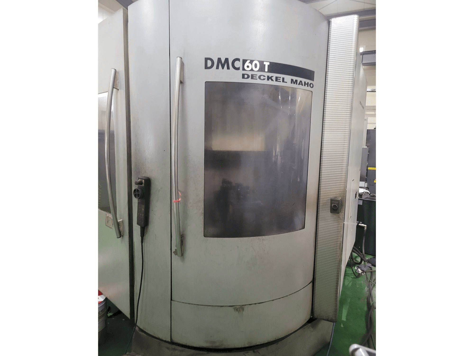 Вид станка DECKEL MAHO DMC 60 T спереди