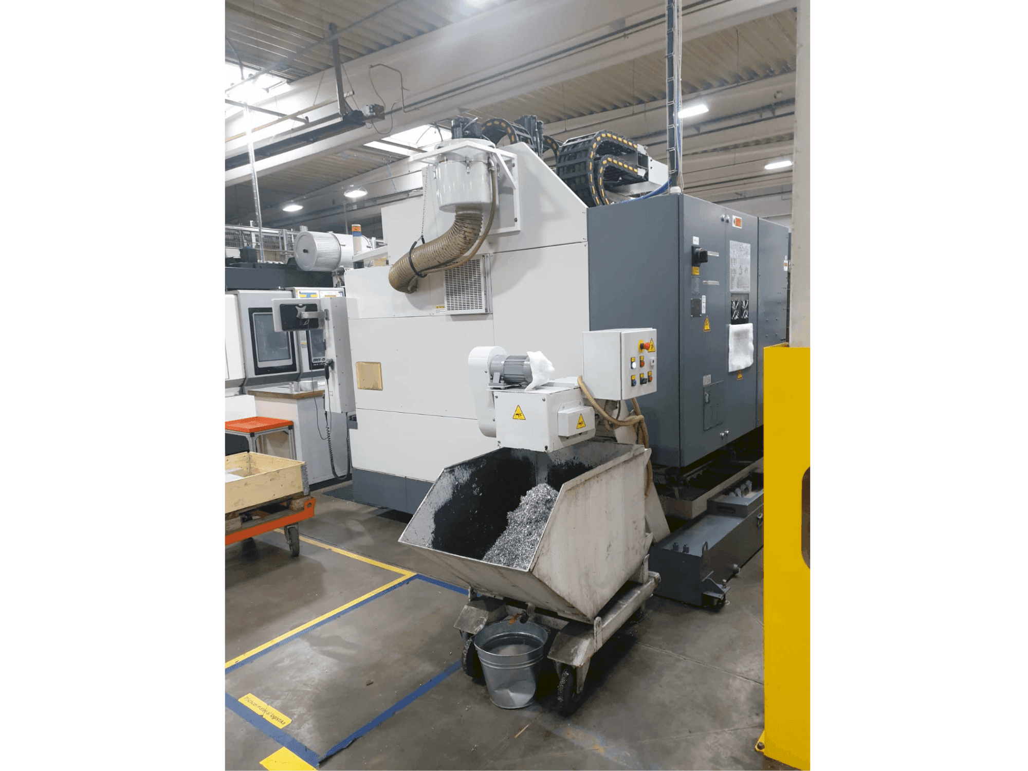 Вид станка Okuma MB-66VA спереди