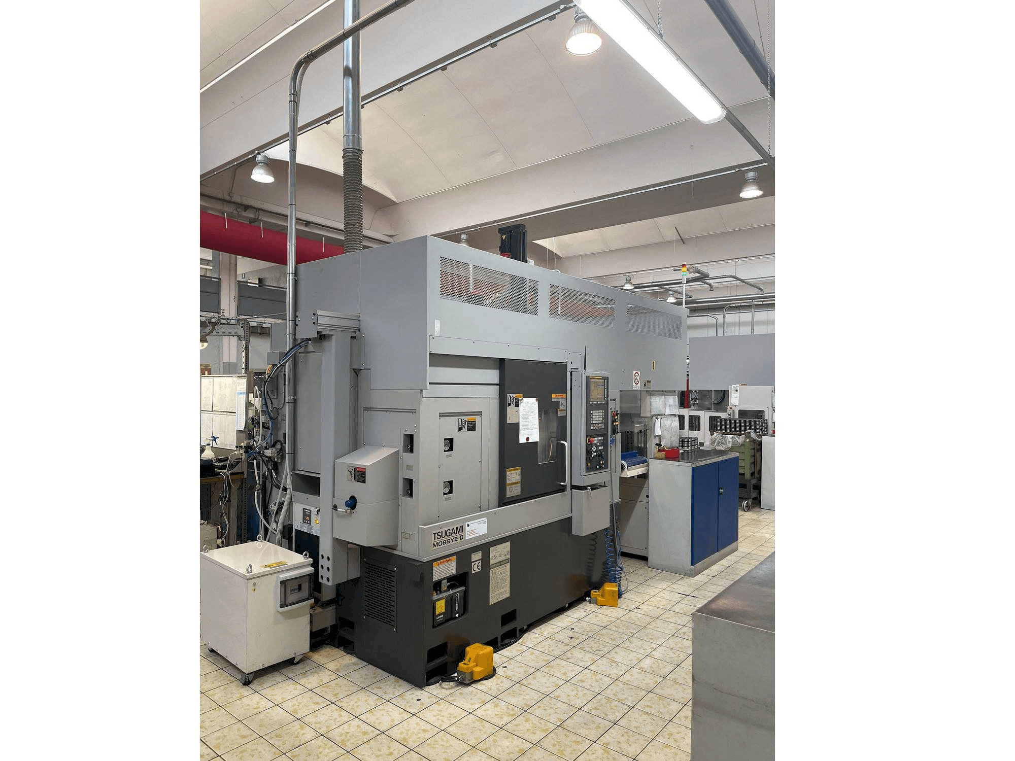 Вид станка TSUGAMI M08SYE-II спереди