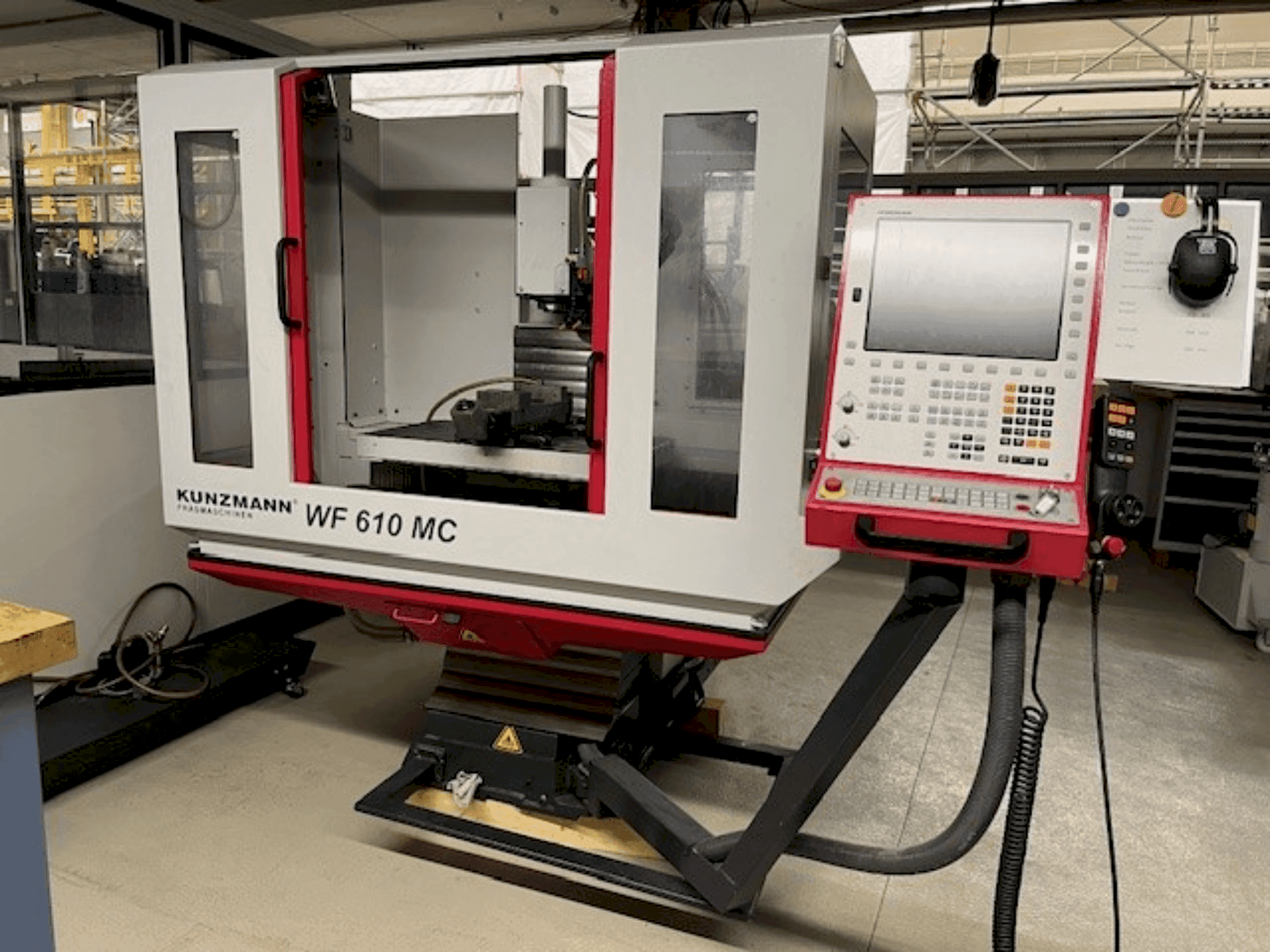 Вид станка KUNZMANN WF 610MC спереди