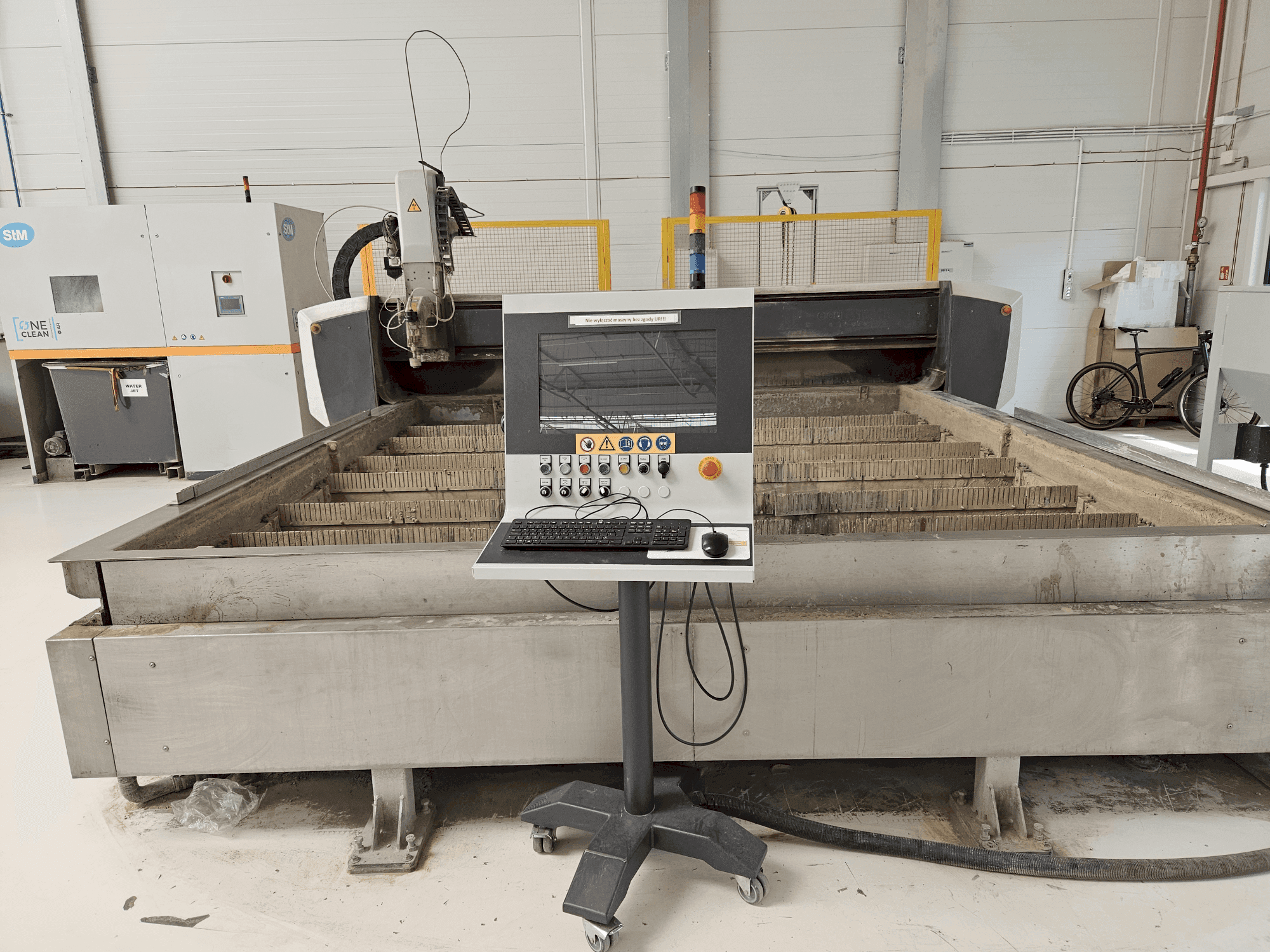 Вид станка STM WS3030 Wanne 4.2 спереди