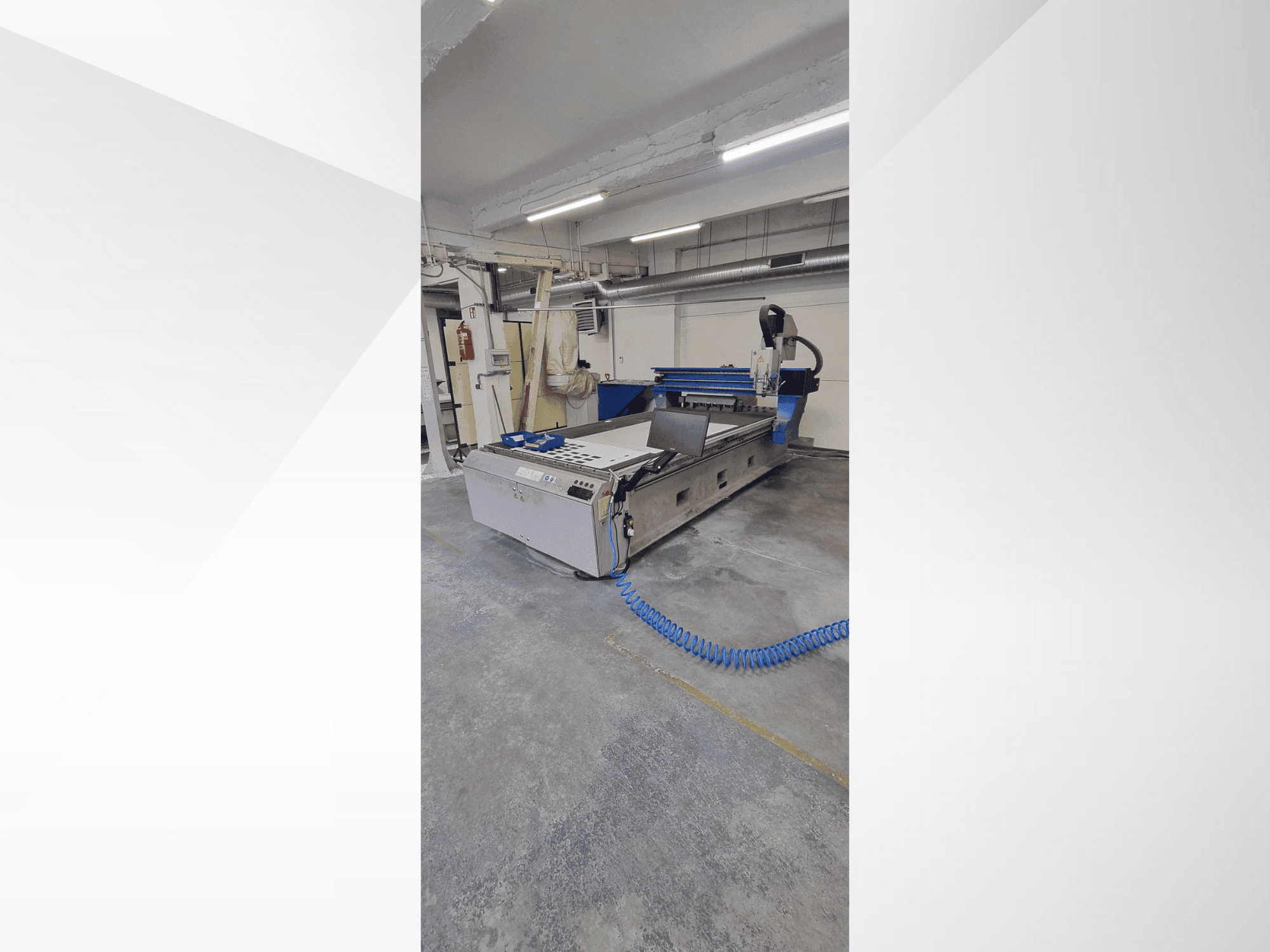 Вид станка MECANUMERIC Mecapro 3015 спереди