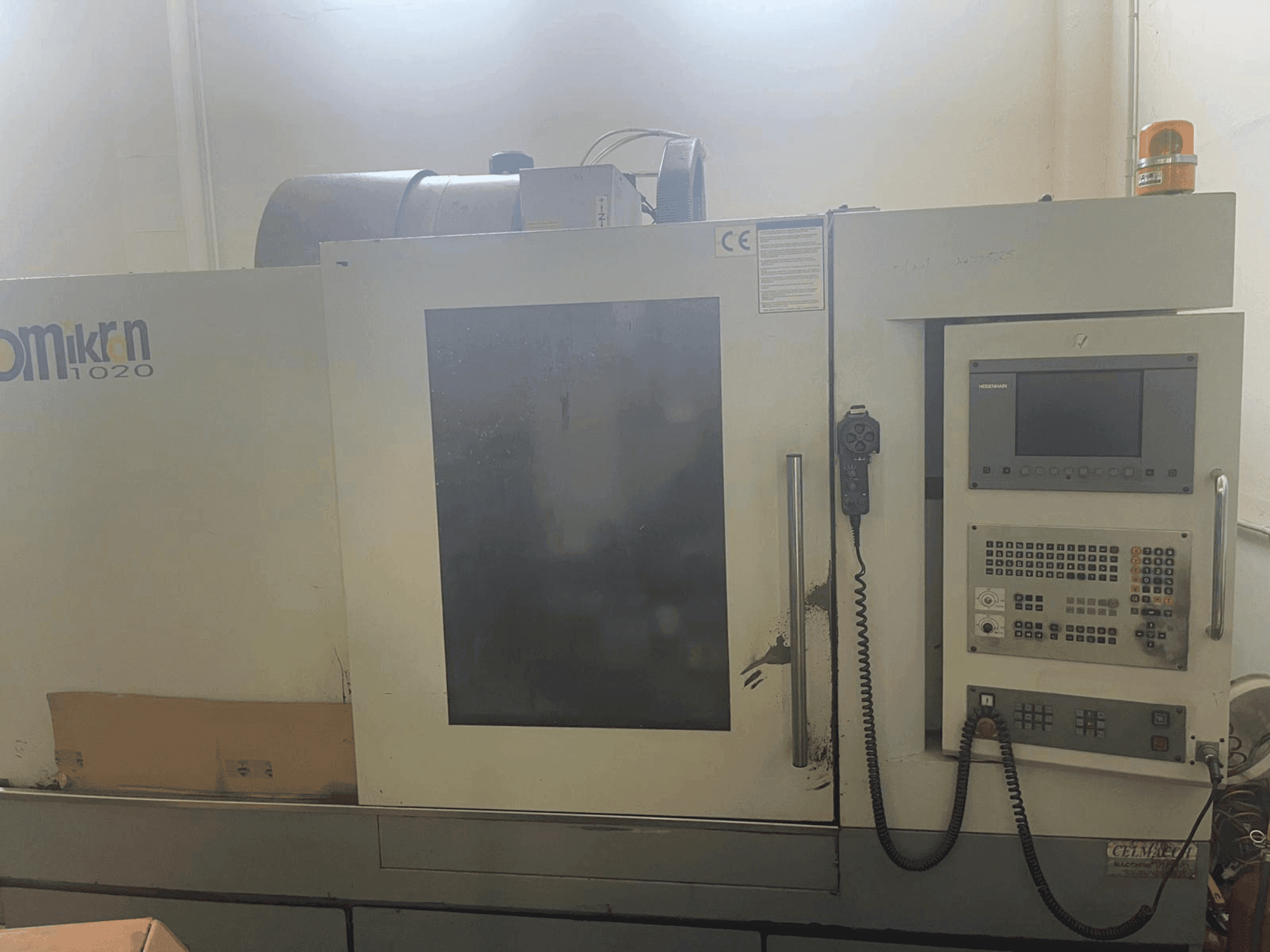 Вид станка HARTFORD Omikron VMC-1020 A спереди