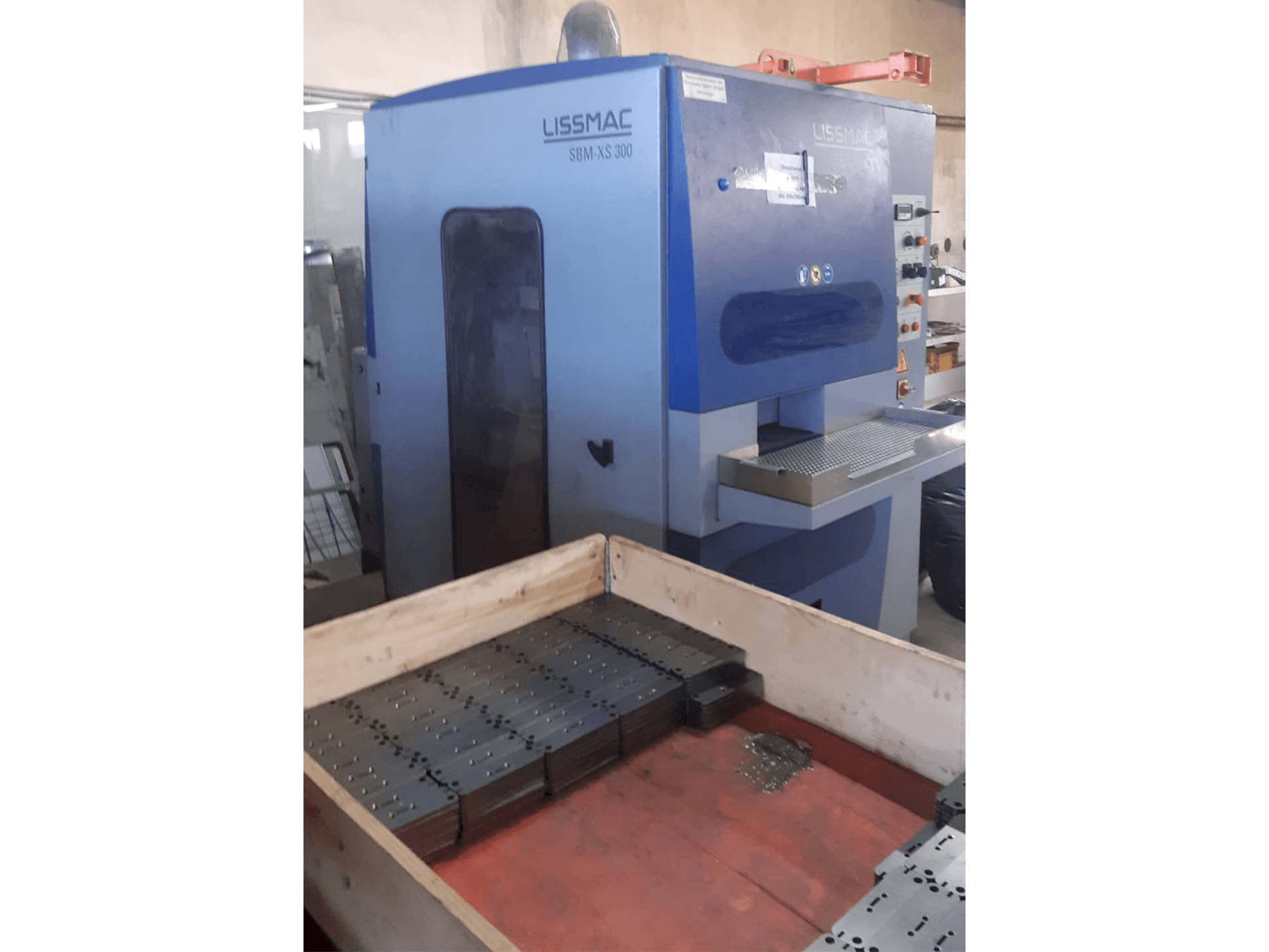 Вид станка LISSMAC SBM-XS 300 спереди
