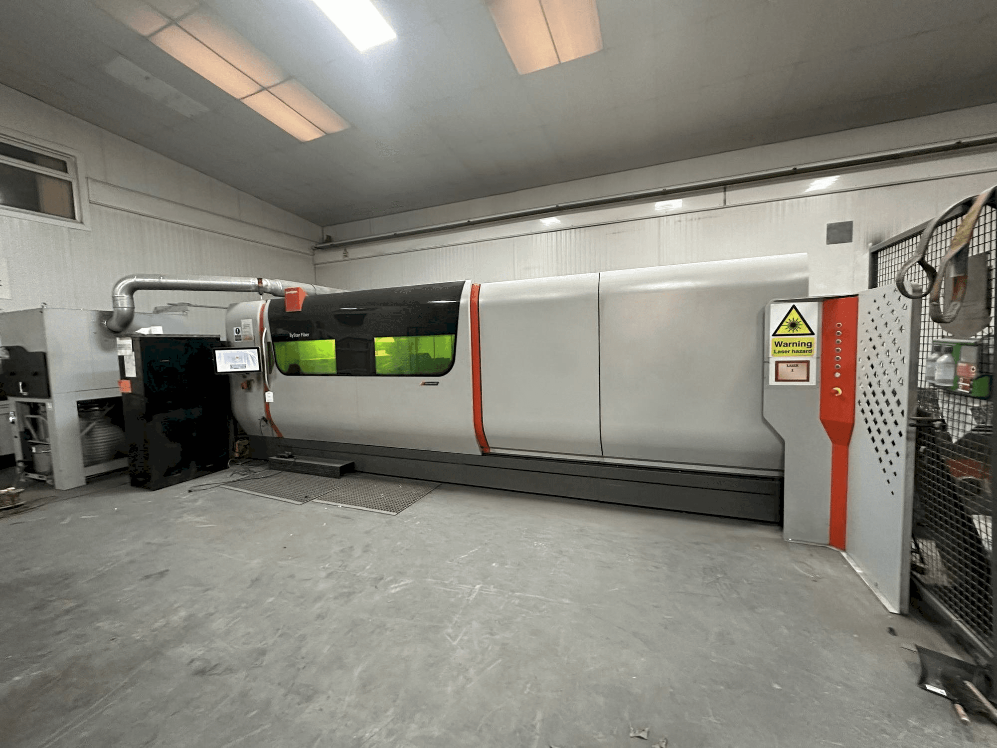 Вид станка Bystronic Bystar 4020 6KW Fibre with ByTrans спереди