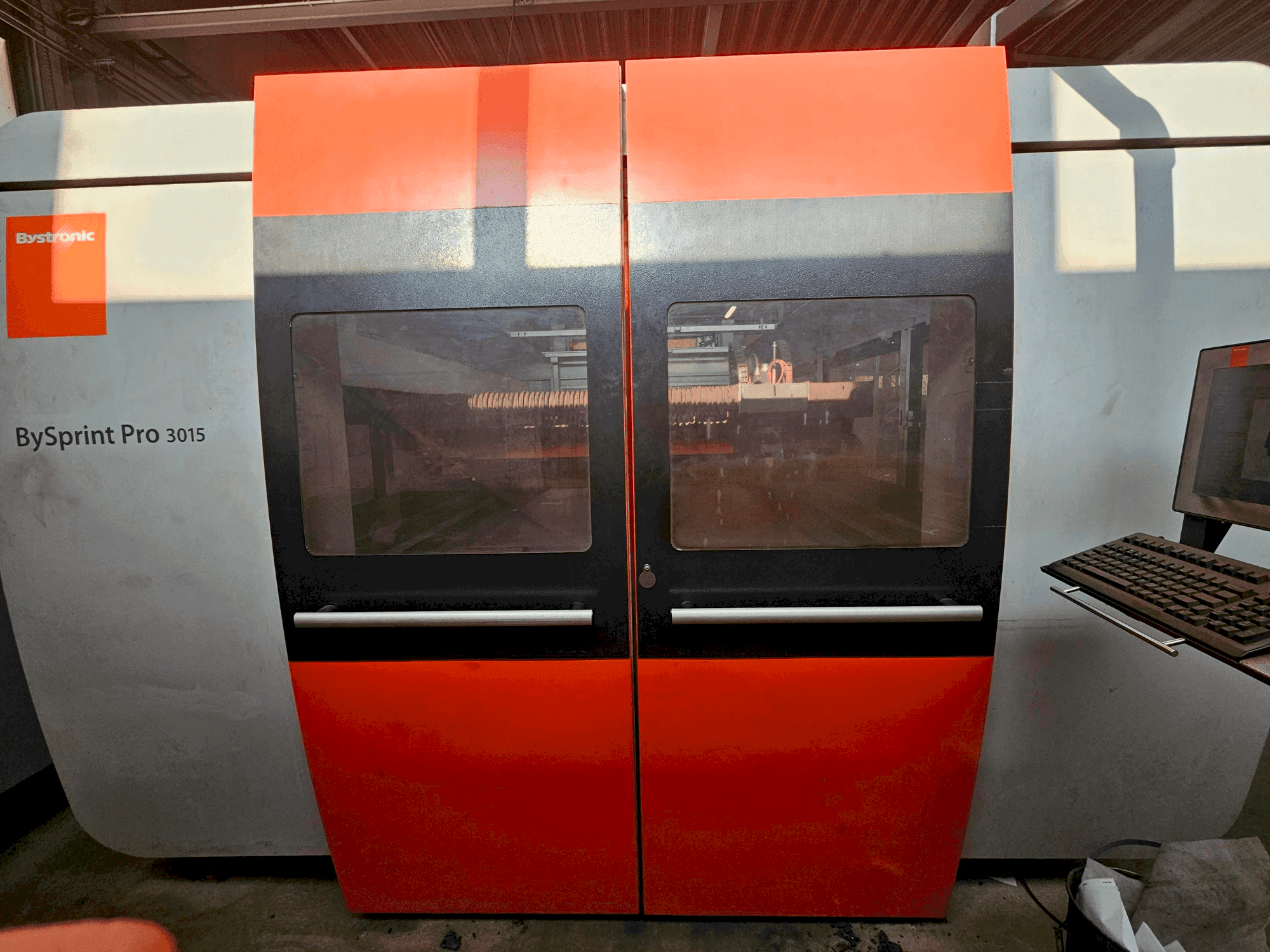Вид станка Bystronic Bysprint Pro 3015 спереди